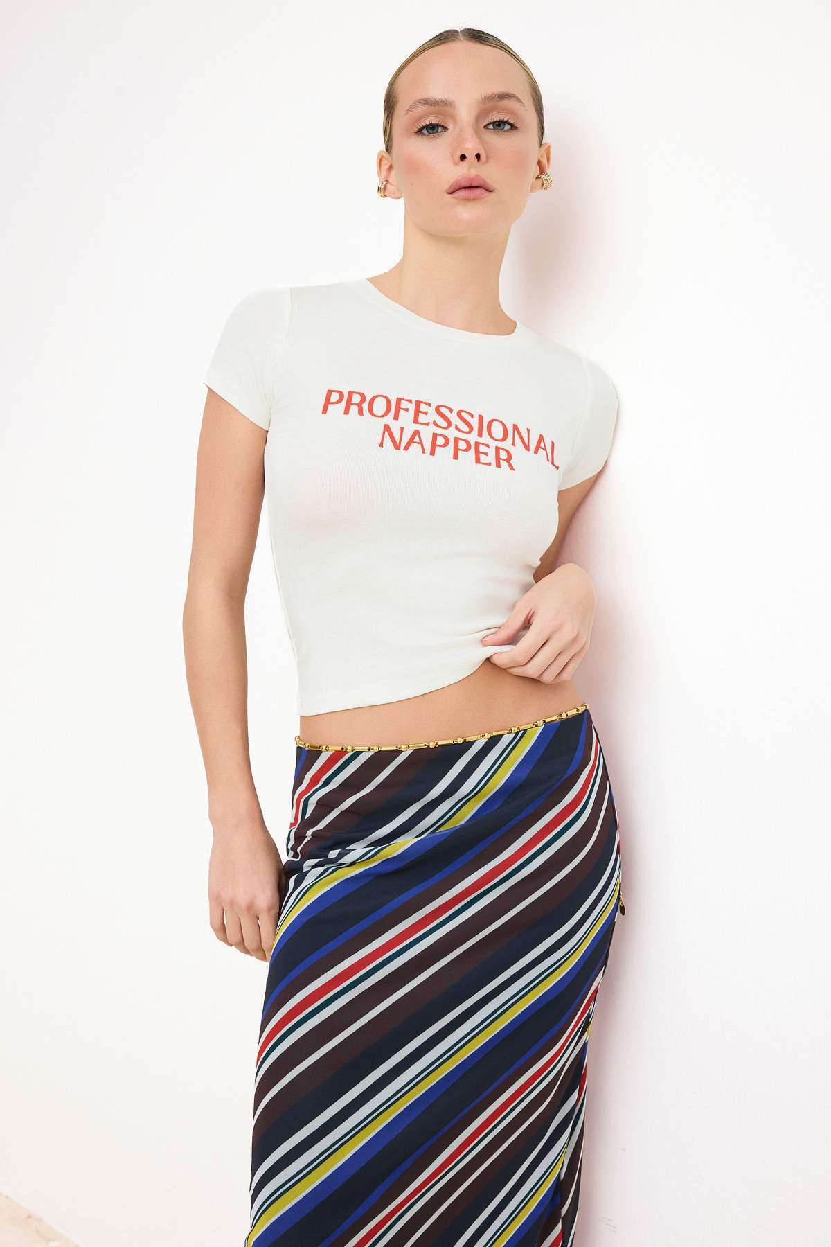 Trendyolmilla  Ekru*001 Fitted/Vücuda Oturan Kısa Kollu Pamuk Ribana Örme T-Shirt TWOSS26TS00126 - Görsel 2