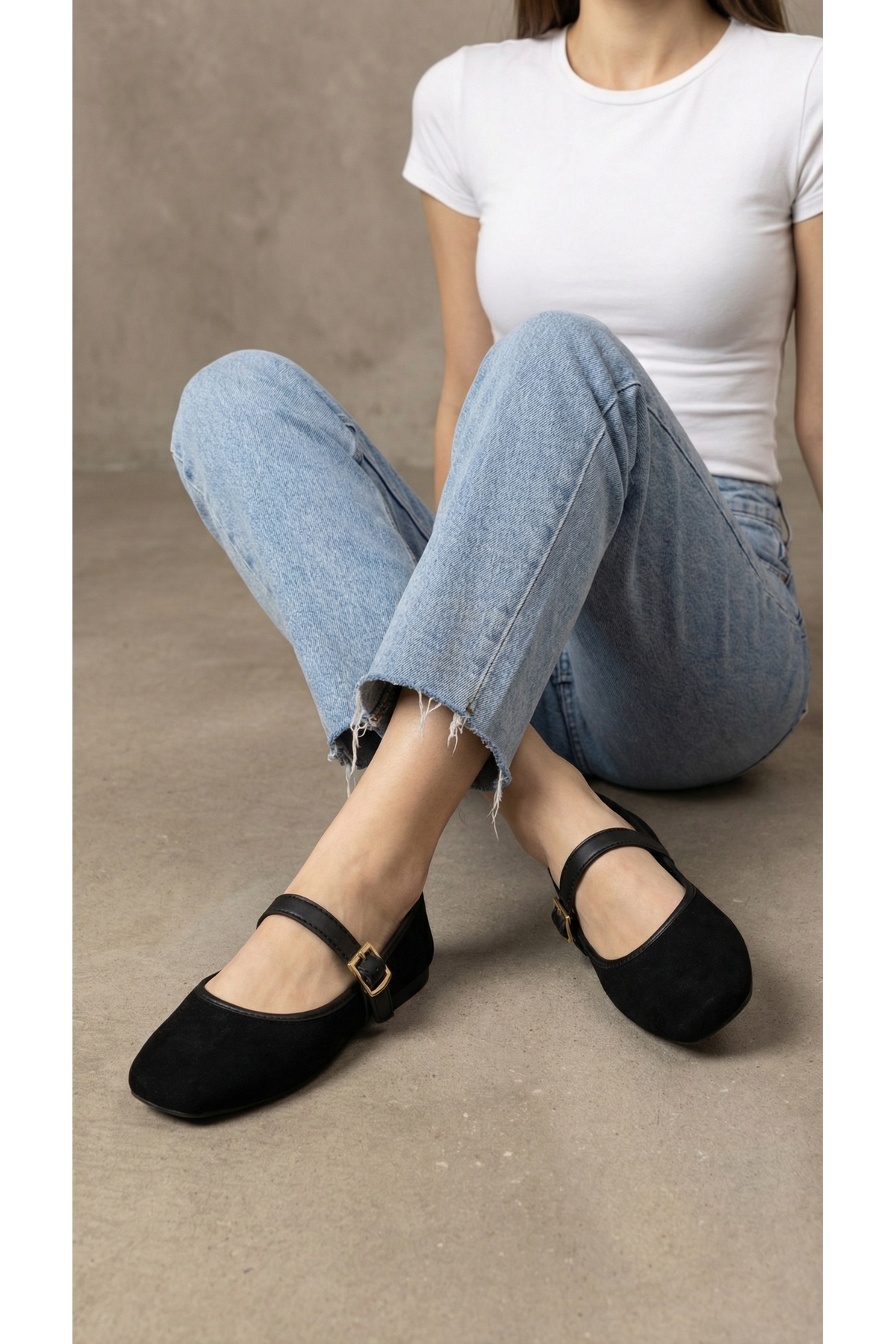 حذاء ماري جين نسائي من الجلد السويدي الأسود بإبزيم...