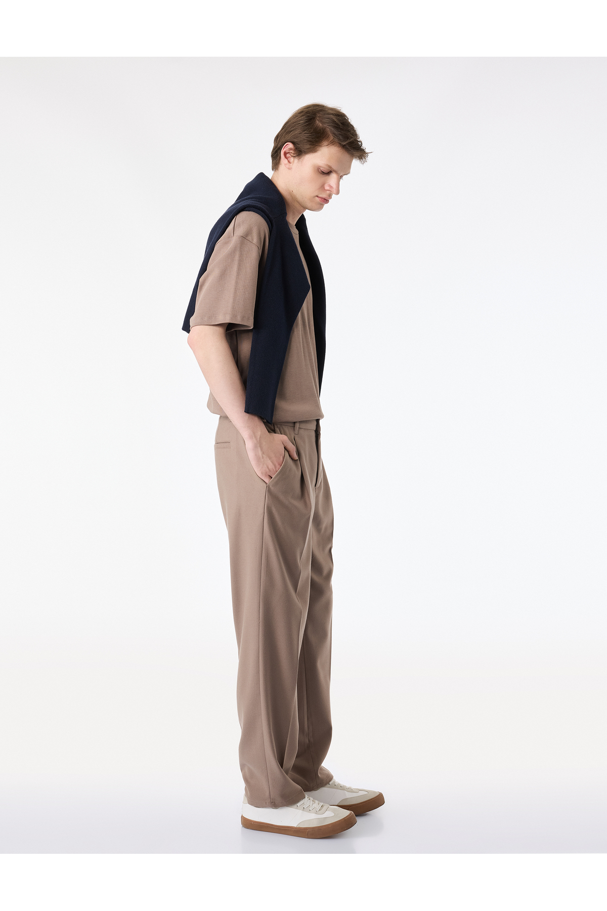 Regular Fit Viskon Karışımlı Cepli Düğmeli Pileli Kumaş Pantolon — قهوه‌ای 6SAM40029NW — تصویر 2 از 5