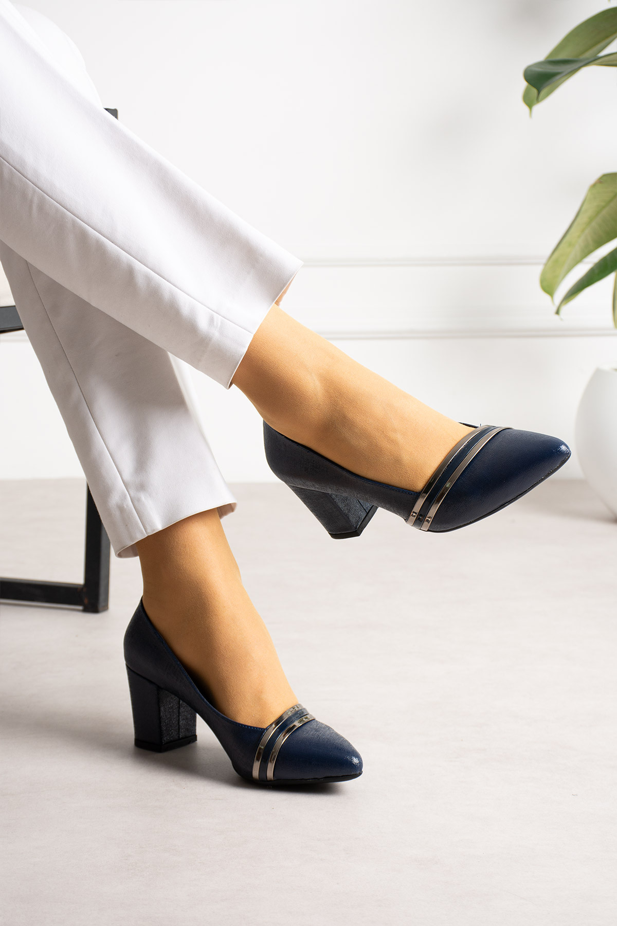 MERVESTORE  Şeritli Şık Topuklu Ayakkabı - Görsel 3