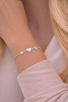 Soleildor 925 ayar Orijinal Gümüş Kişiye Özel Aralıklı Harf Kalp Gümüş Bilekl...