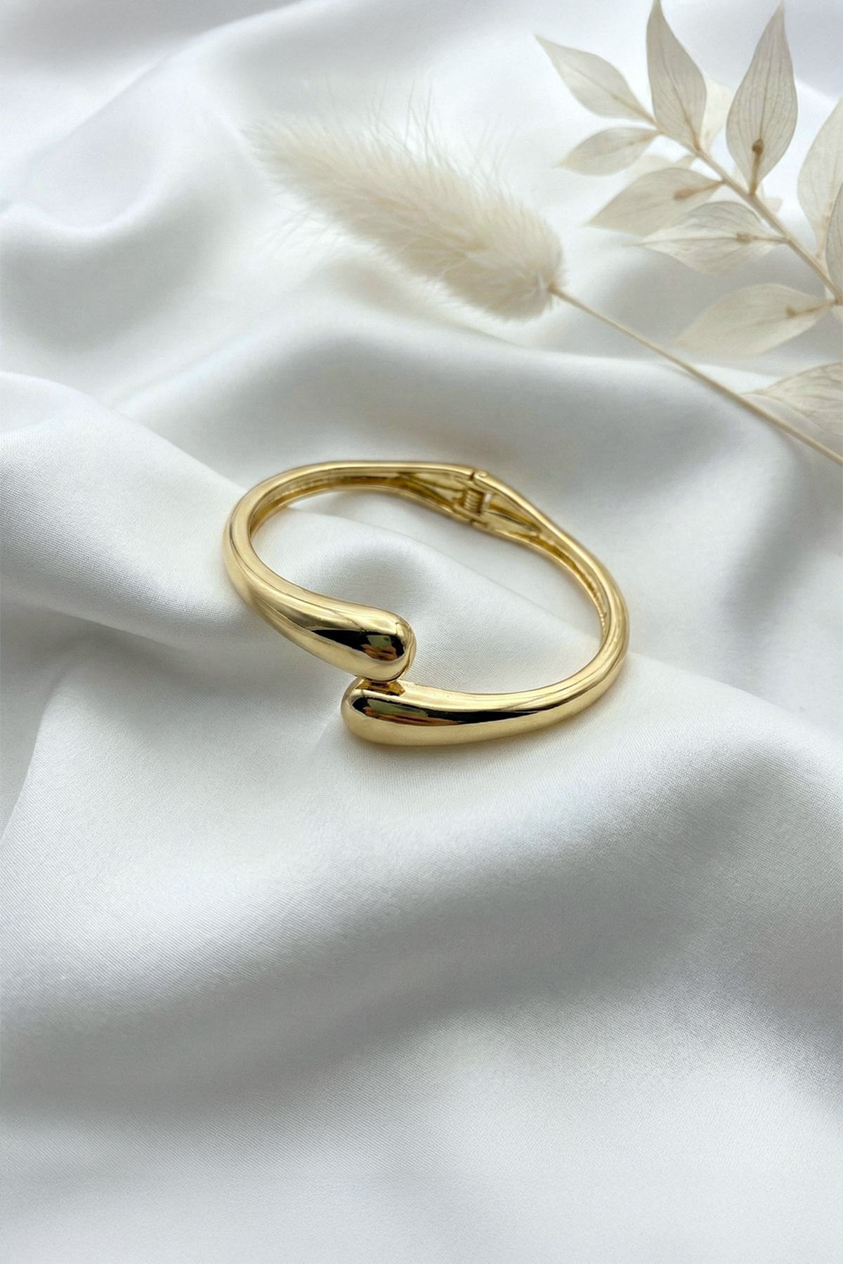 Hedef Bijuteri  Özel Seri Gold Renk Damla Model Tasarım Kelepçe Bileklik - Görsel 4