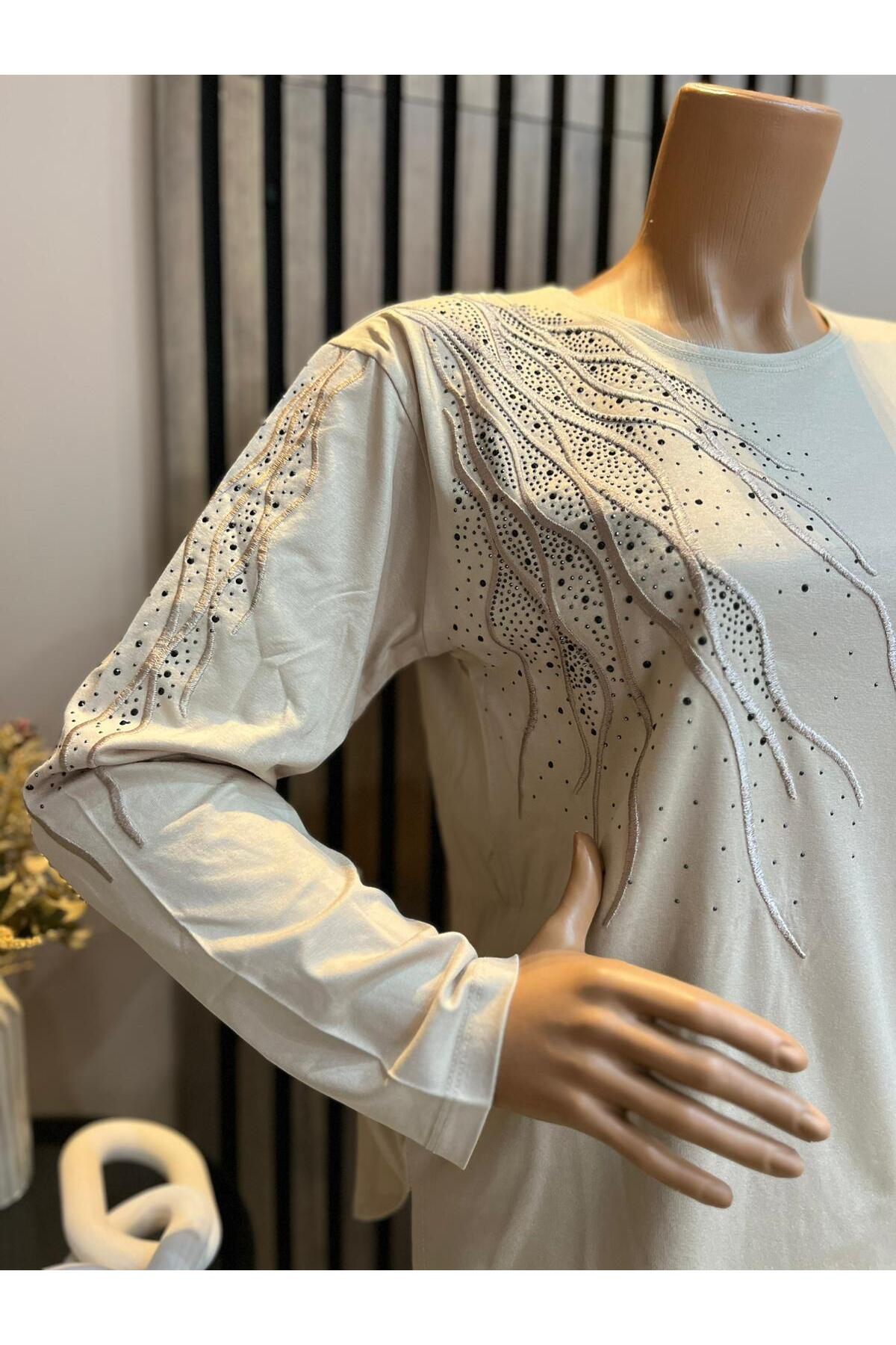 AKMAVİ  Kadın Orta Yaş Ve Üzeri Baget Taşlı Bej Anne Penye Bluz - Görsel 5