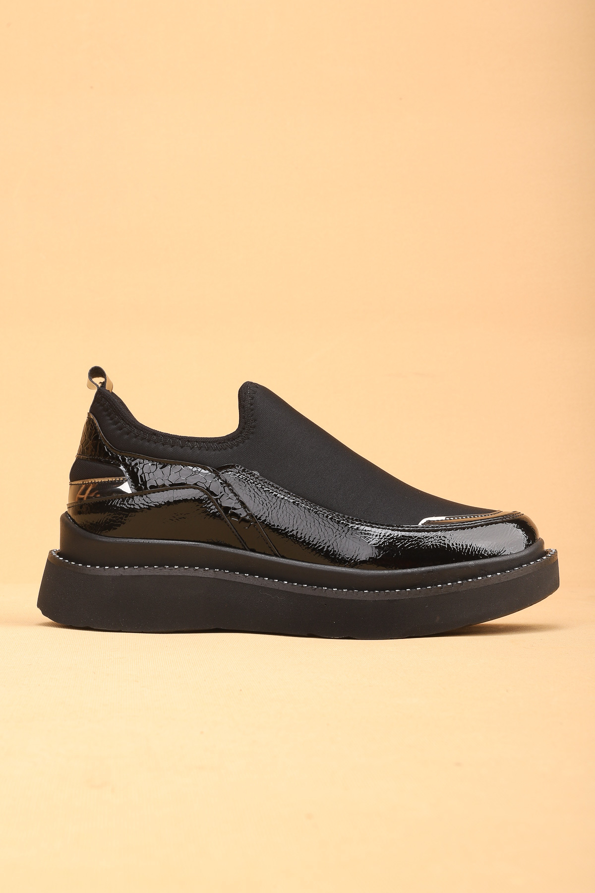 Nilsa Shoes Kadın Siyah Renkli Taşlı Detaylı Yüksek Tabanlı Yürüyüş Ayakkabısı Sneakers görsel 5