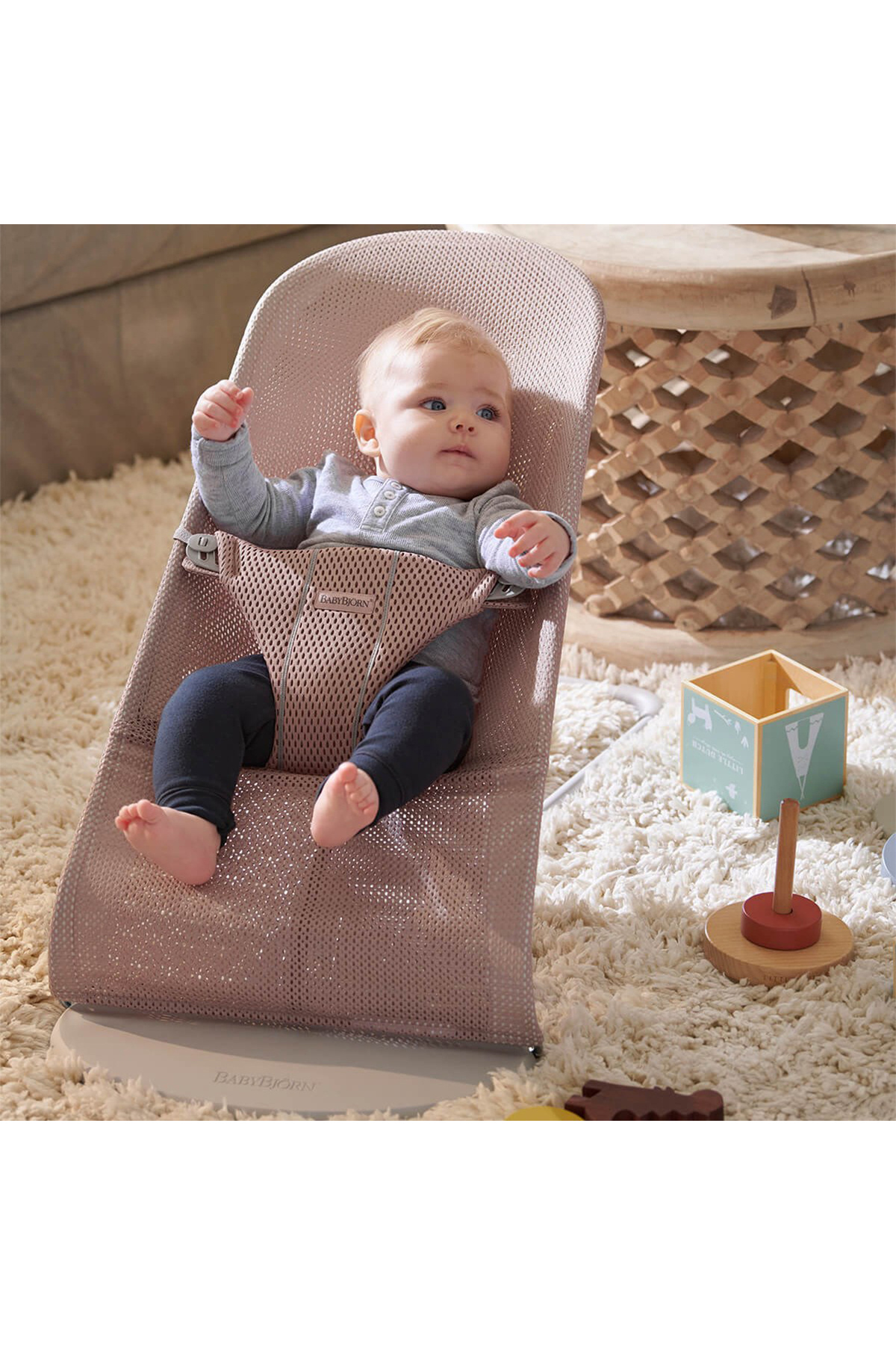 BabyBjörn Bliss Ana Kucağı Mesh / Dusty Pink fotoğrafı 5 (önizleme)