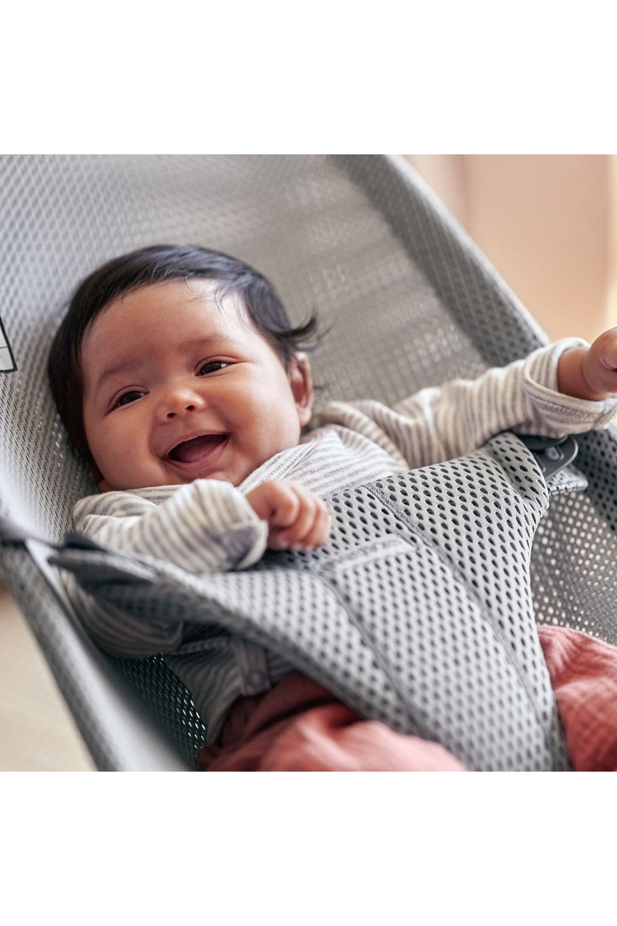 BabyBjörn Bliss Ana Kucağı - Grey Mesh fotoğrafı 3 (önizleme)
