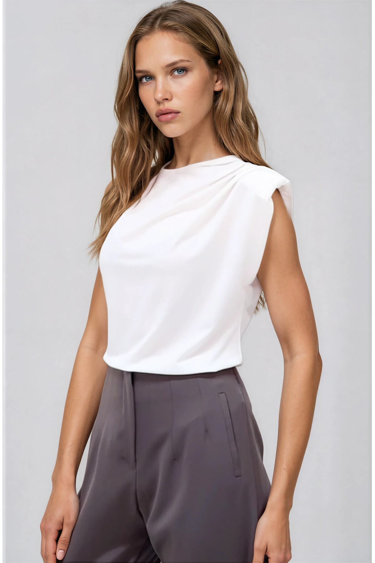 OLSAMODA  KADIN DRAPE DETAYLI VATKALI ESNEK SANDY KUMAŞ BLUZ - Görsel 2