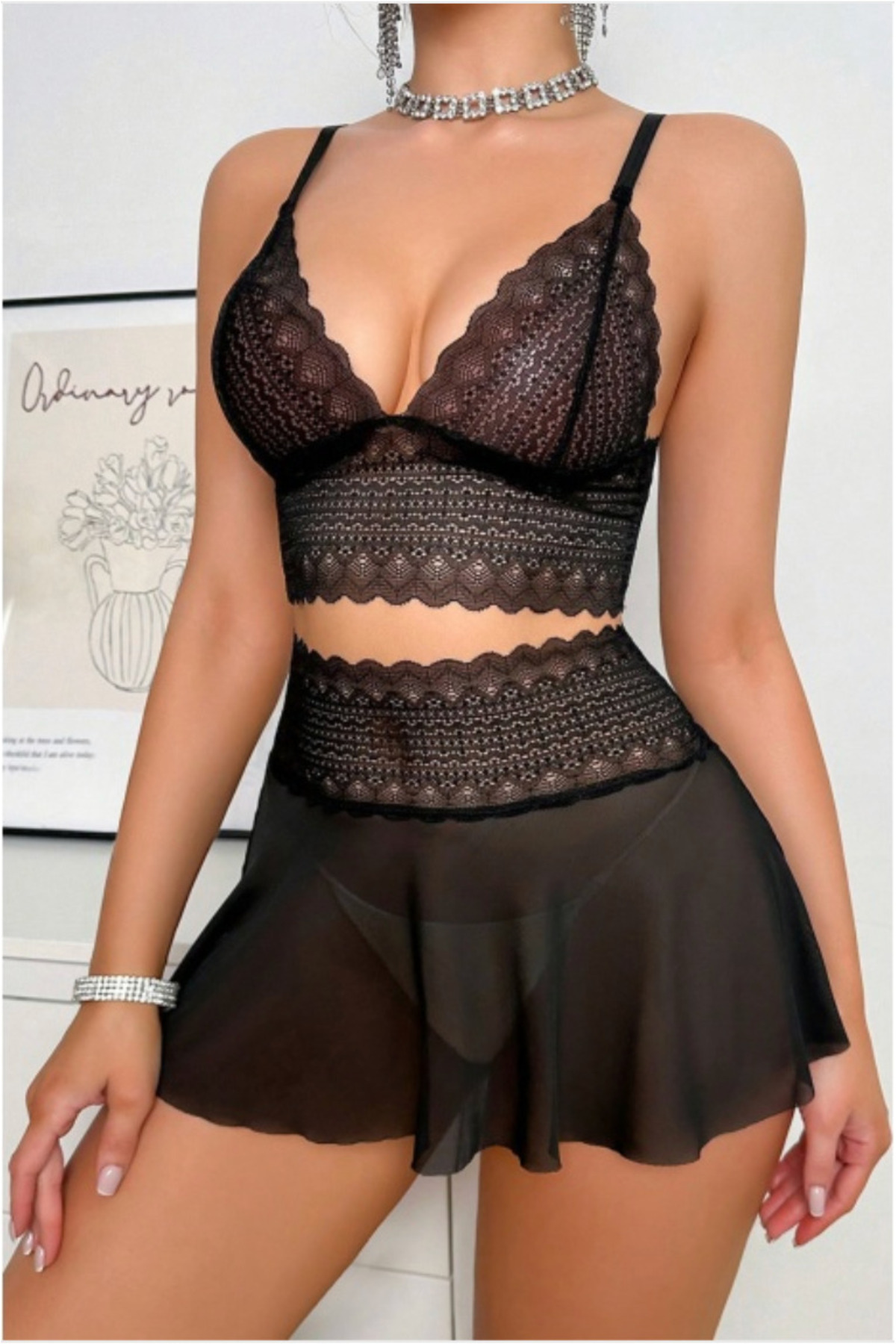 Vielove Kadın Siyah Dantel ve Tül Detaylı Etekli Gecelik Takımı – Şık, Zarif ve Konforlu 2’li İç Giyim Seti