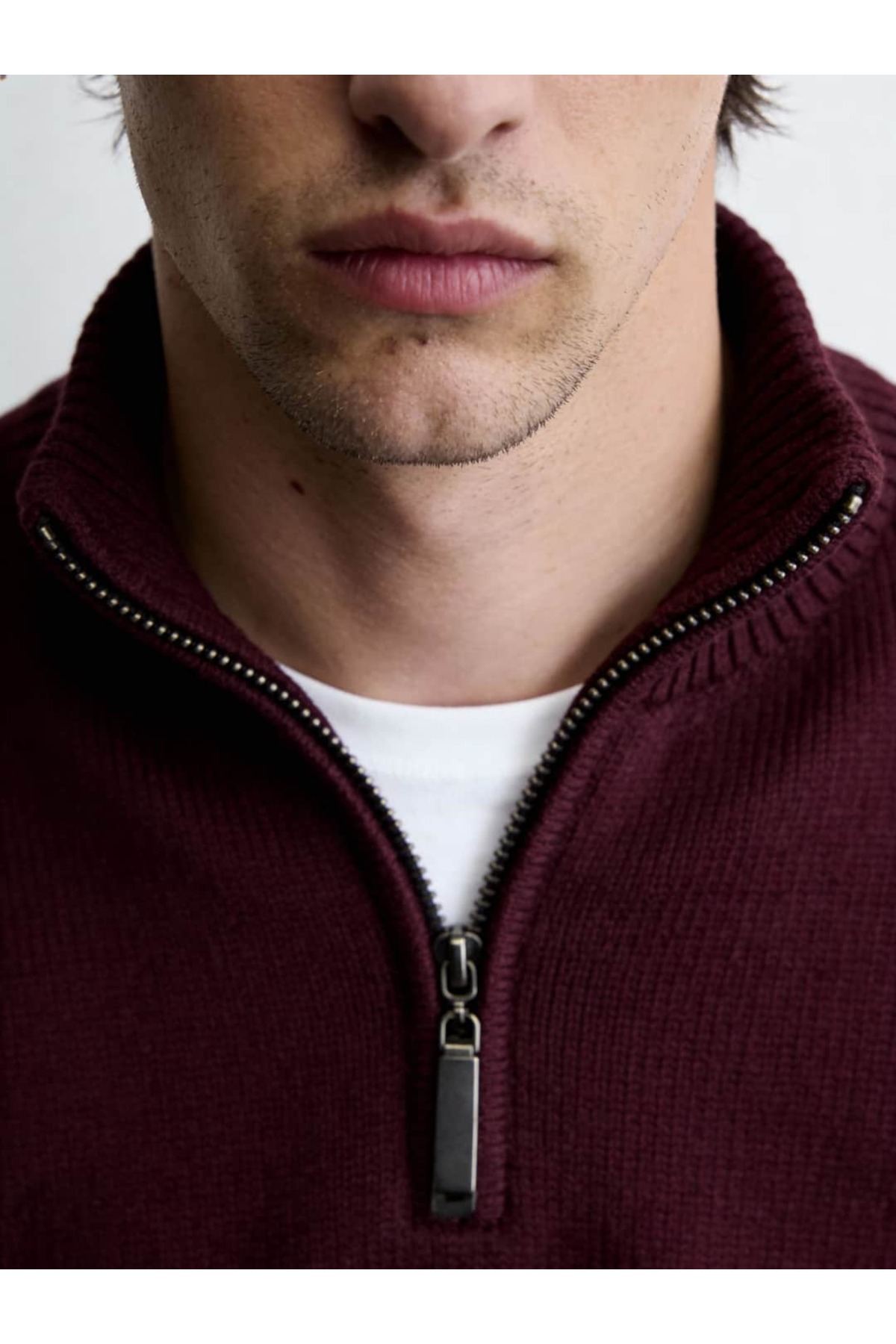 Merino Blend Half Zip Bordo Knit FW5834 — زرشکی merino-blend-half-zip-bordo-knit-fw5834 — تصویر 2 از 4