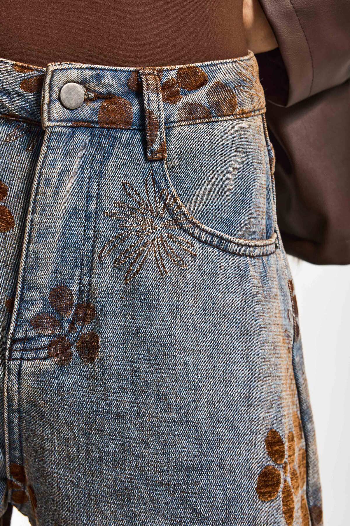 it's basic  Kadın T.Kot Rengi s5-8 Özel Flok Desenli Skater Fit Tasarım Denim Jean - Görsel 7