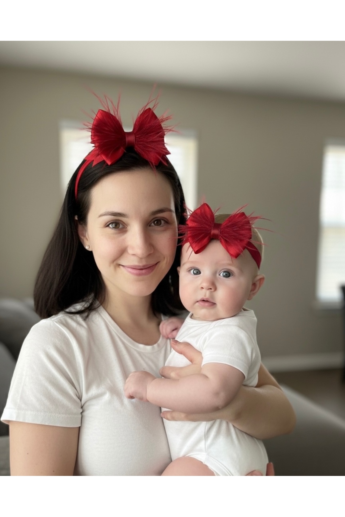 Loyen Design Tüylü Fiyonklu Anne Lohusa Tacı ve Bebek Bandana Seti – Doğum Sonrası Anne Bebek Aksesuar Seti fotoğrafı 2 (önizleme)