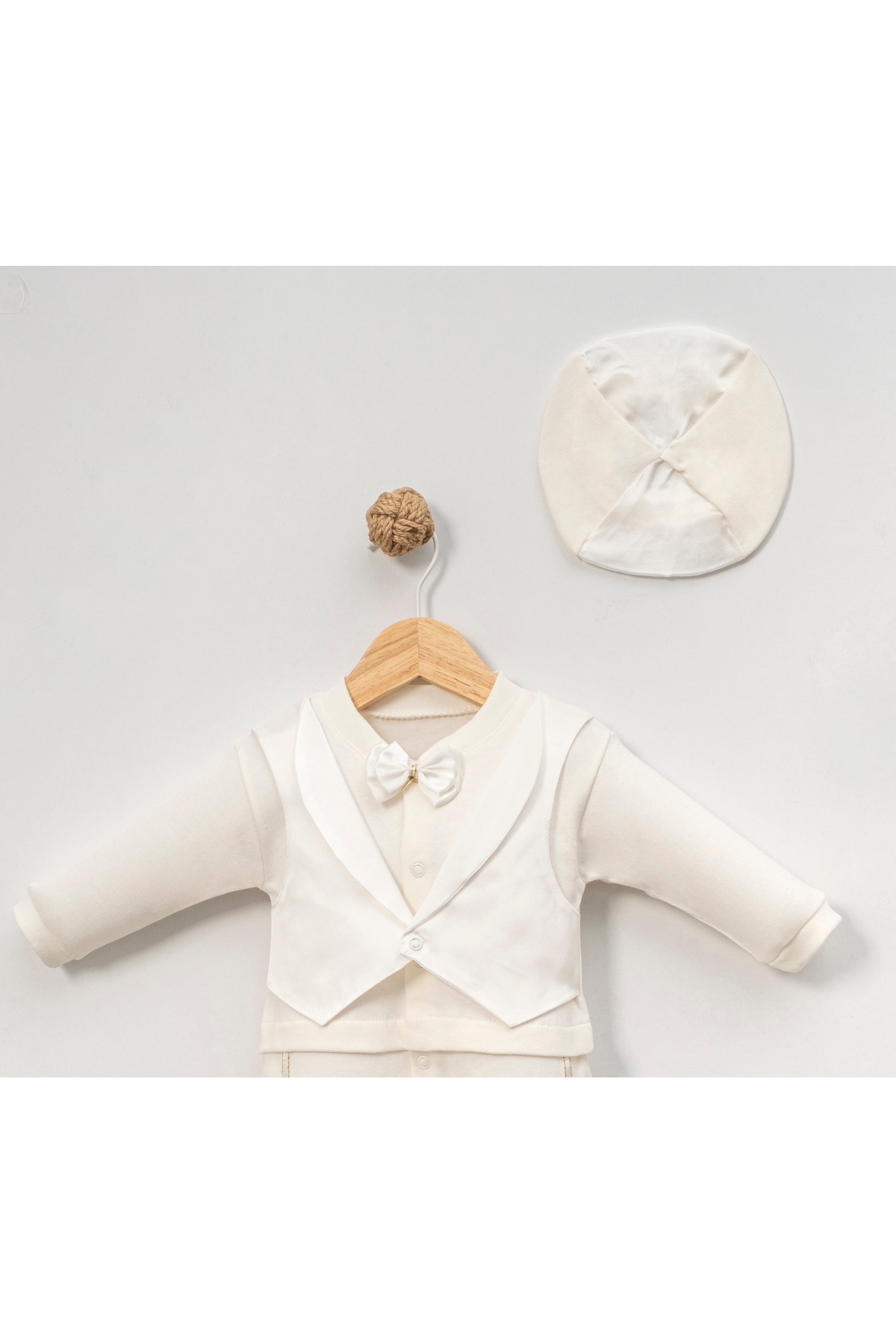 jijek baby kids Erkek Bebek Ekru Smokin Tulum – Papyonlu Yelekli Şapkalı Hastane Çıkışı & Özel Gün Mevlüt Takımı fotoğrafı 3 (önizleme)