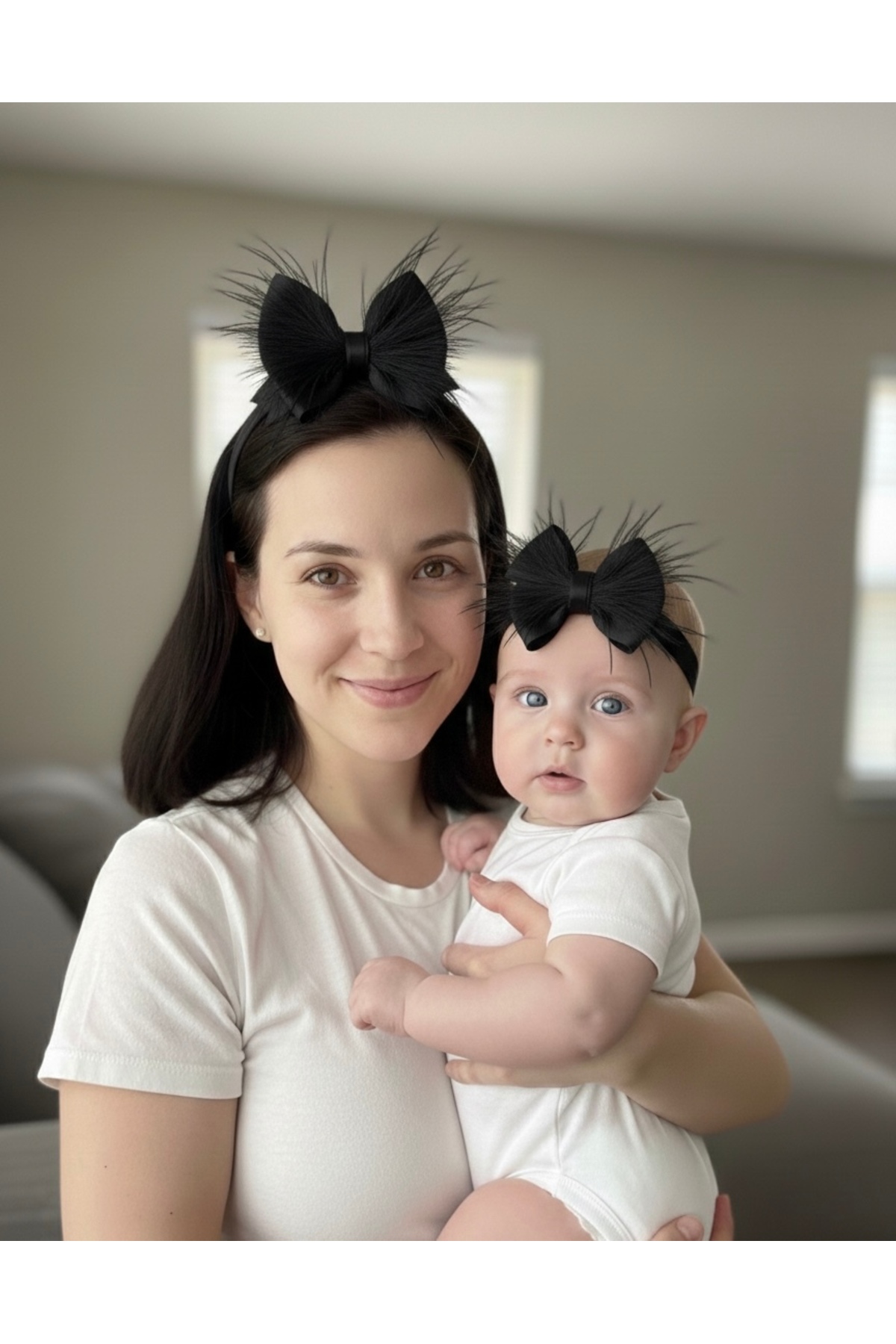 Loyen Design Tüylü Fiyonklu Anne Lohusa Tacı ve Bebek Bandana Seti – Doğum Sonrası Anne Bebek Aksesuar Seti fotoğrafı 2 (önizleme)