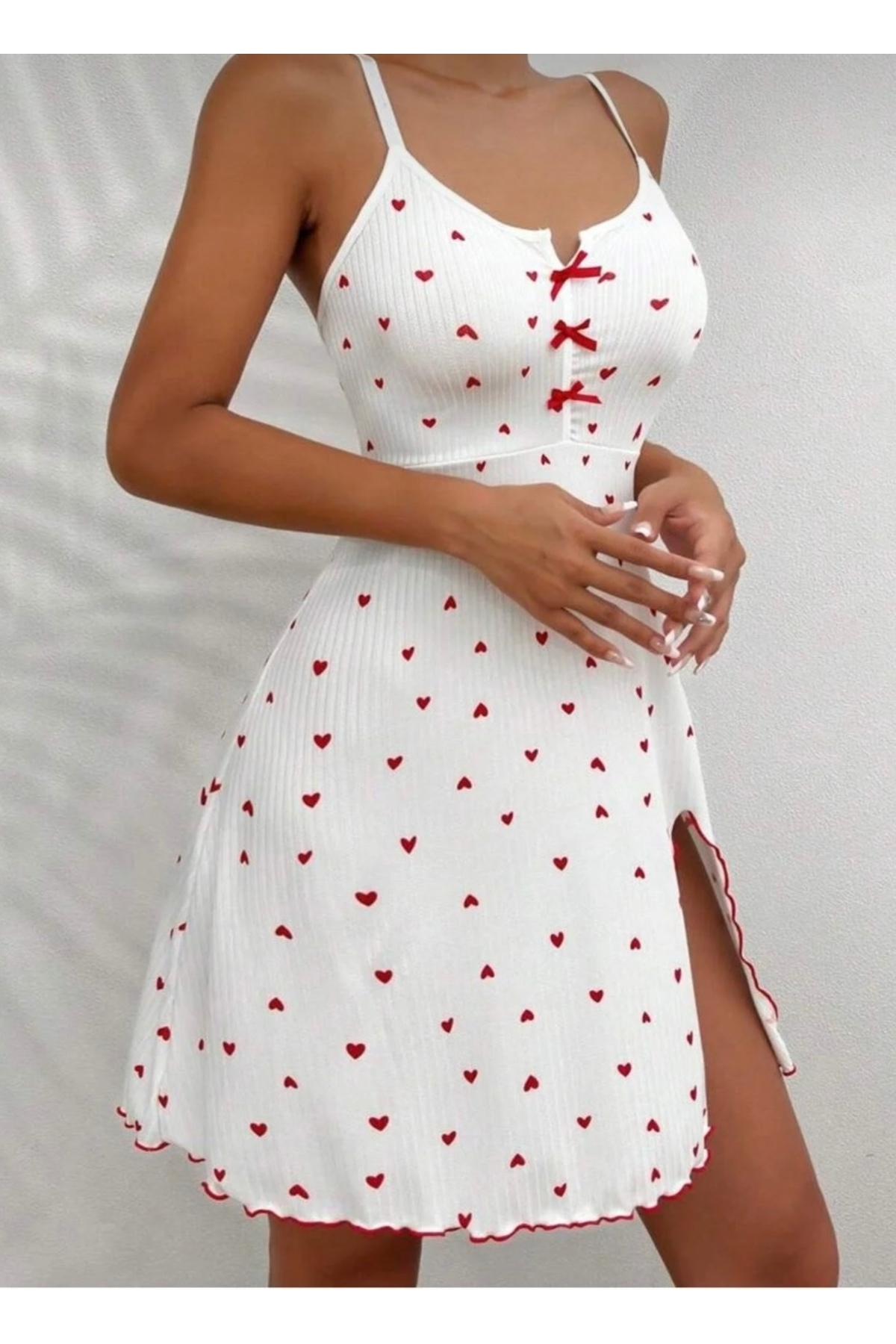 Lenacantam Kadın romantik kalp desenli zarif askılı mini tangalı gecelik
