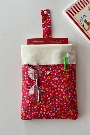 Outlet Çarşım Cepli Kumaş Kitap Kılıfı Çiçekli Kırmızı Kitap Sever Hediyesi A...