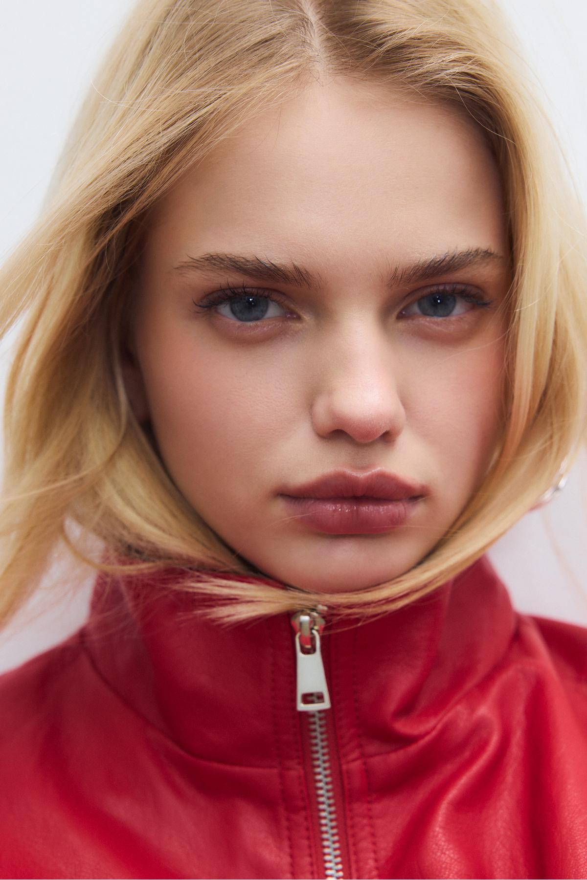 Stradivarius  Kemer detaylı suni deri balon ceket - Görsel 4