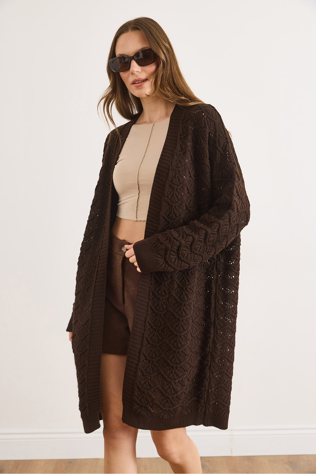 Olalook  Kadın Acı Kahve Deniz Kabuğu Desenli Uzun Mevsimlik Triko Hırka HRK-19000468 - Görsel 2