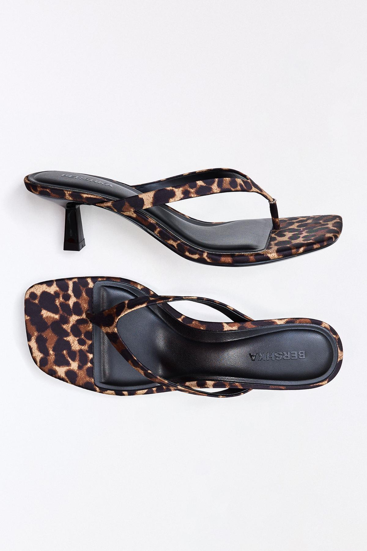 Bershka  Parmak arası topuklu sandalet - Görsel 5