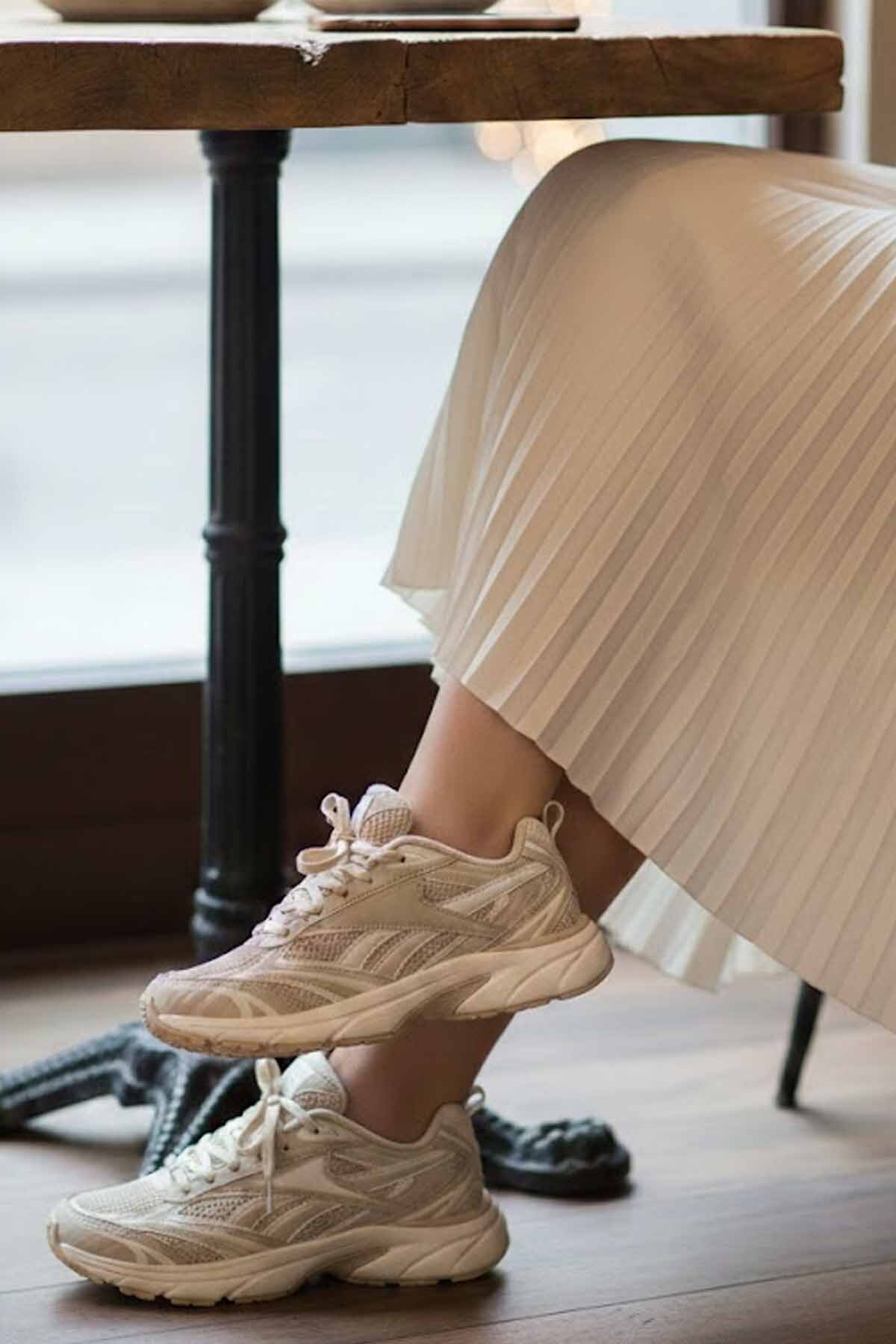 Reebok  BELWAVE Kadın Bej Spor Ayakkabı - Hafif Taban Günlük Sneaker