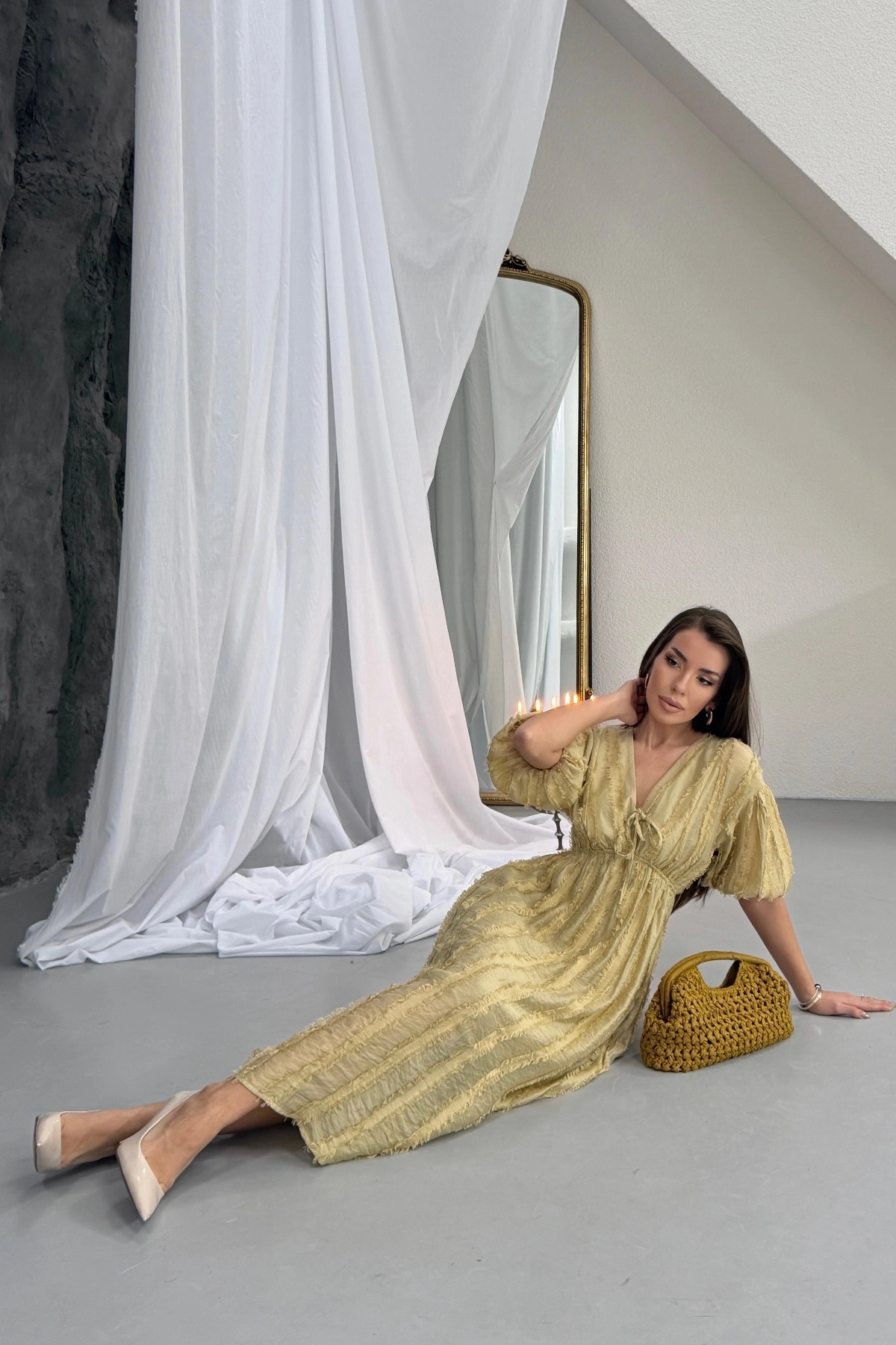 Lusin  Kadın Yağ Yeşili V Yaka Beli Büzgülü Yumuşacık Dokulu Astarlı Midi Elbise - Görsel 2