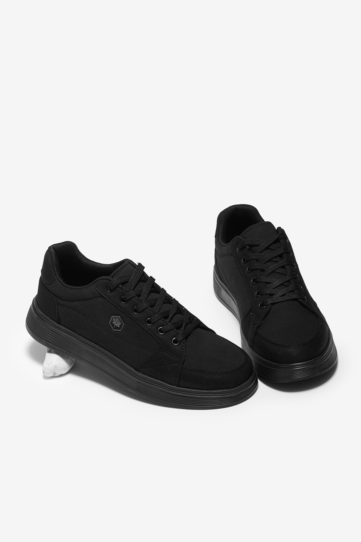 Tonny Black  Erkek Siyah Rahat Kalıp Faylon Taban Bağcıklı Spor Ayakkabı - Görsel 5