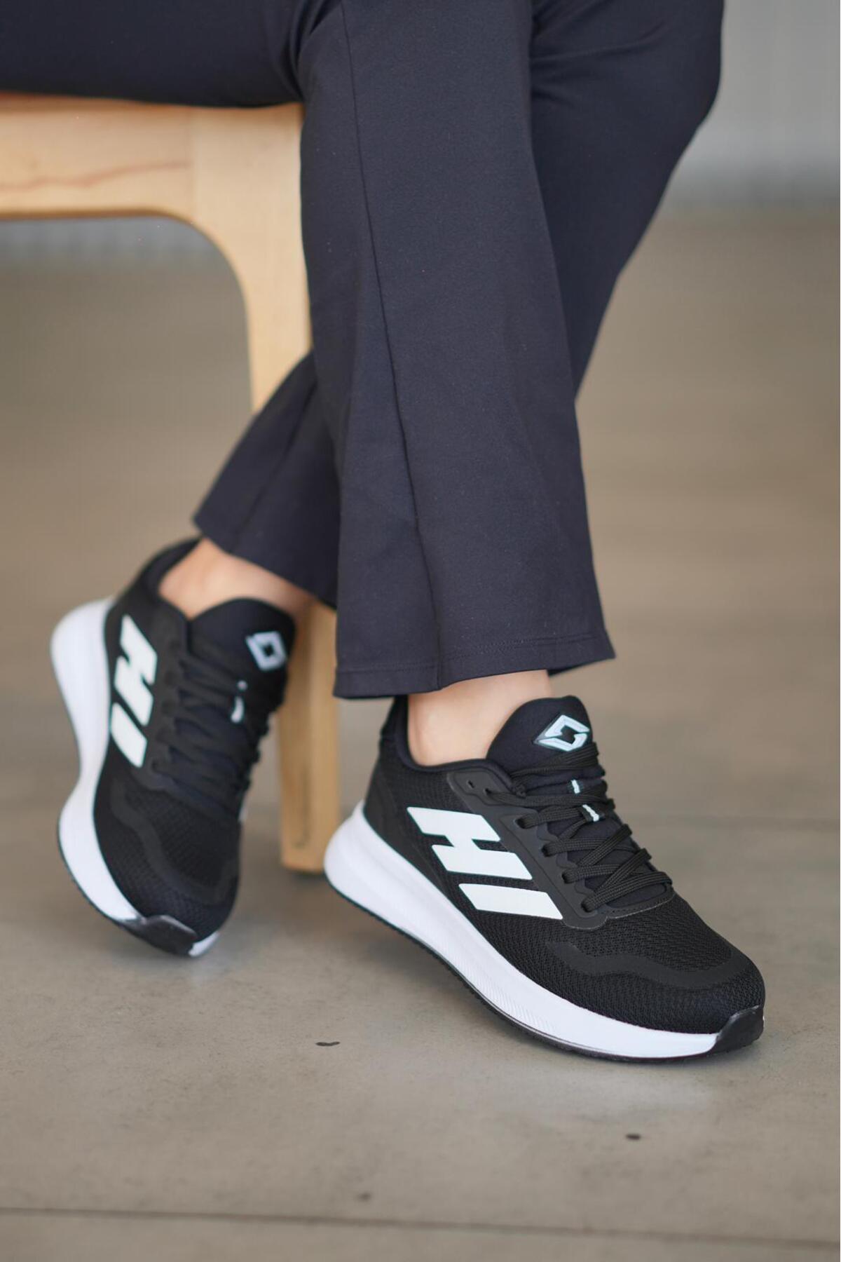 Women's Black and White Sneaker Casual Sports Shoes 053-K
