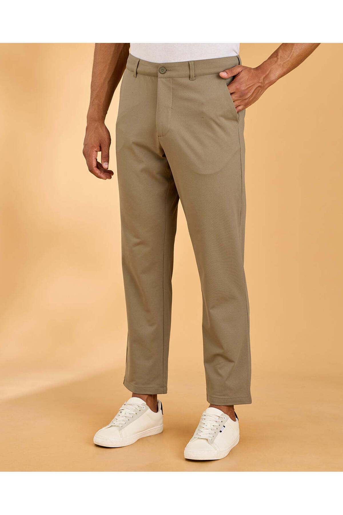 REDTAG Men Green Plain Knitted Chino Trousers