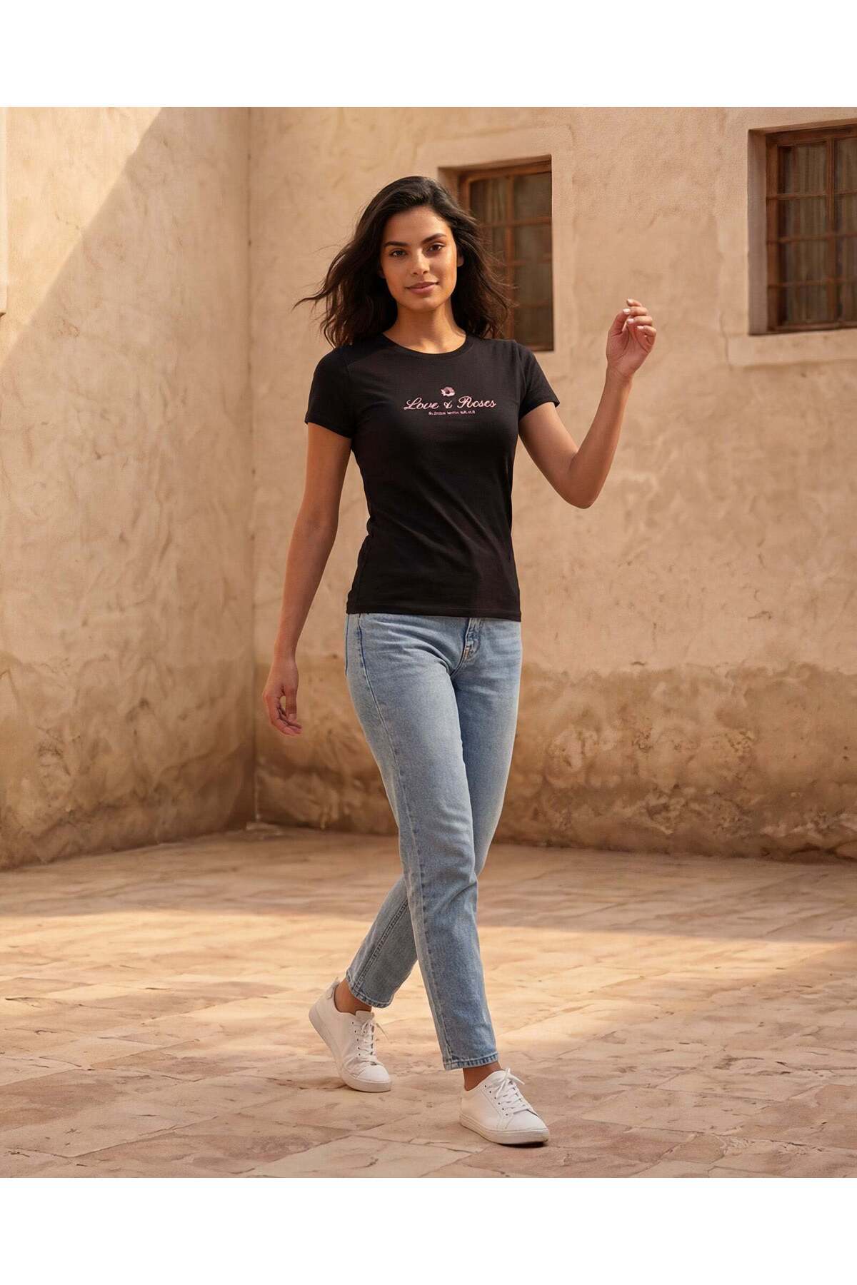 REDTAG تي شيرت نسائي أسود مطبوع