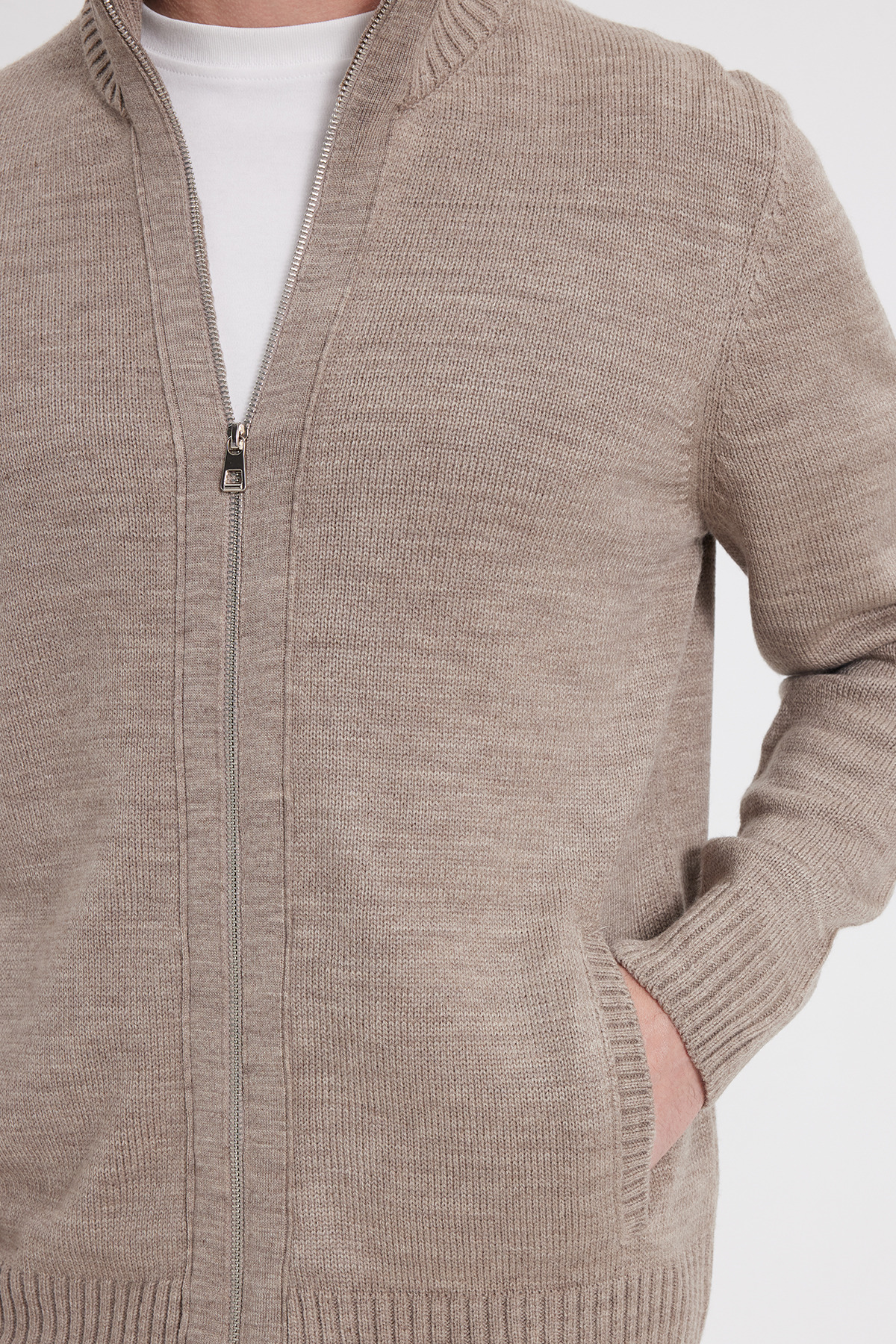 Tudors  Erkek Standart Fit Normal Kesim Fermuarlı Kahverengi Hırka - Görsel 7