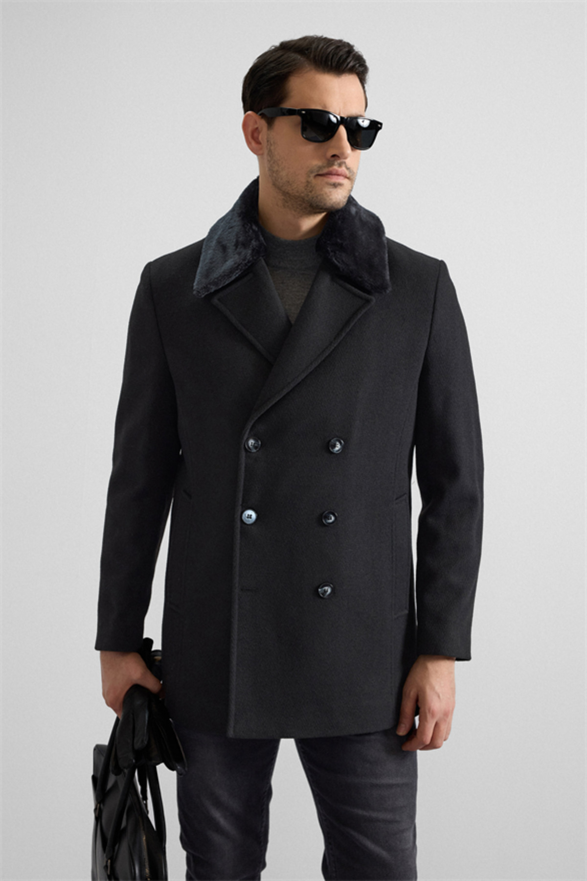 SÜVARİ  Siyah Slim Kruvaze Yaka Cepsiz Kaban