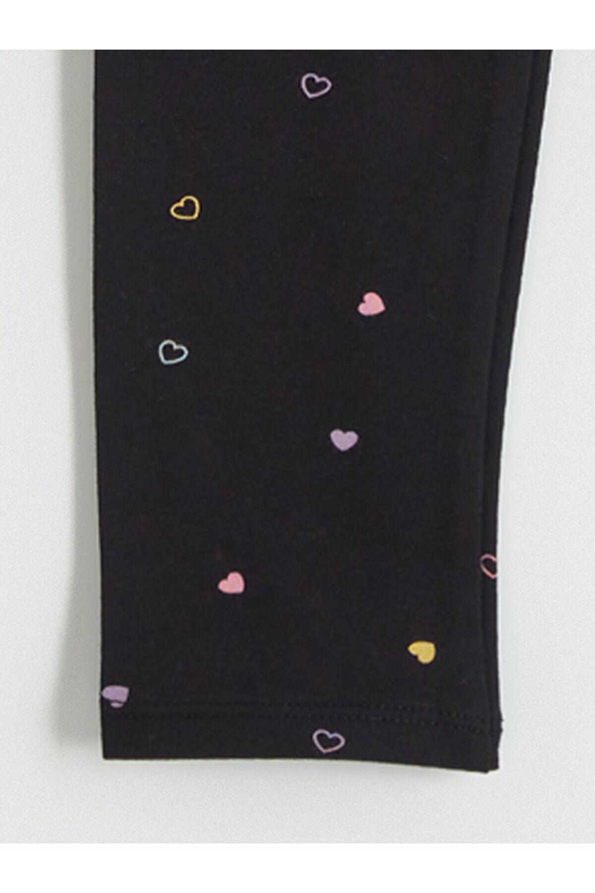 LC Waikiki Esse Collection Siyah Kalp Baskılı Kız Çocuk Tayt fotoğrafı 2 (önizleme)