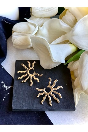 Merishe Jewerly Gold Yarım Güneş Çivili Küpe