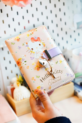 Victoria's Journals Kuromi Kilitli Günlük A6 192 sayfa 80 gr.