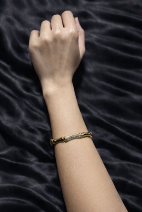 B&B Jewerly Zirkon Taşlı Gold Renk Modern Kelepçe Bileklik