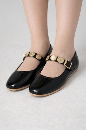 ARONA Siyah Rugan Gold Madalyonlu Kadın Mary Jane Babet – Ayarlanabilir Tokal...