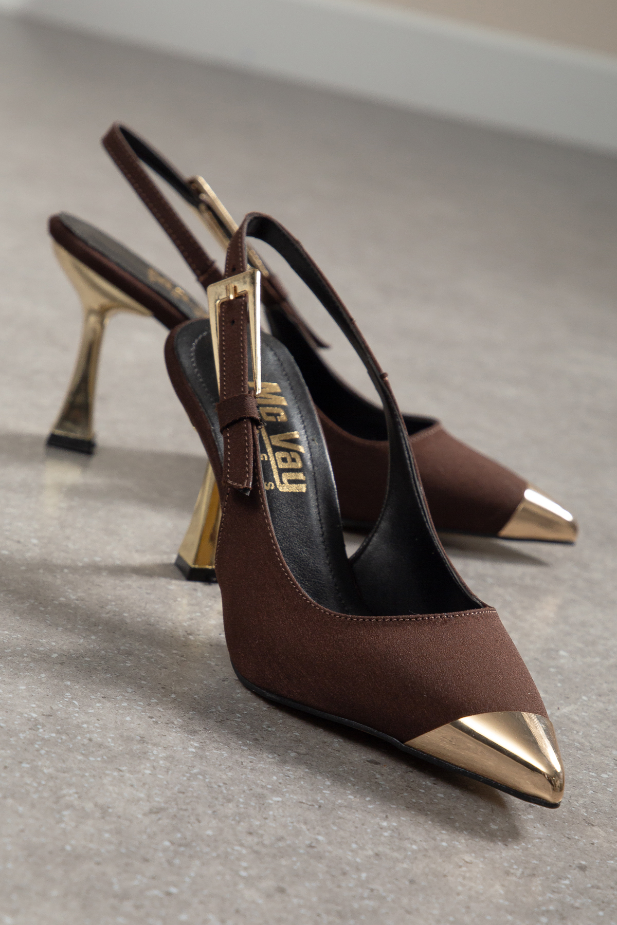 Light Back Gold Heel Vegan Leather Metal Toe No Breakage Stylish Women's Stiletto
