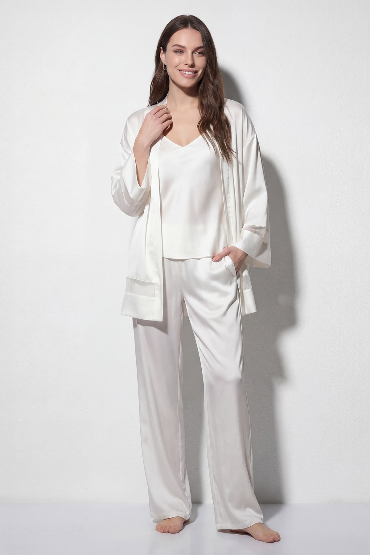 Espuar Kadın Tül Detaylı Saten 3 Parça Sabahlıklı Pijama Takımı 4300