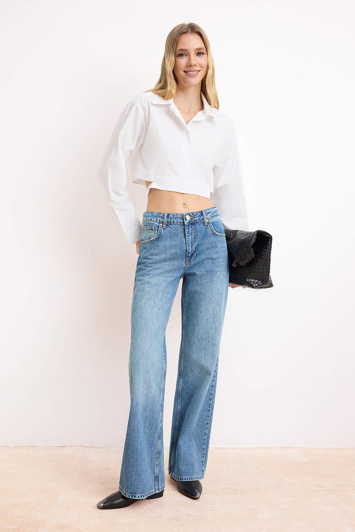 Trendyolmilla  Mavi More Sustainable Normal Bel 100% Pamuk Wide Leg Geniş Paça Jeans TWOSS26JE00125