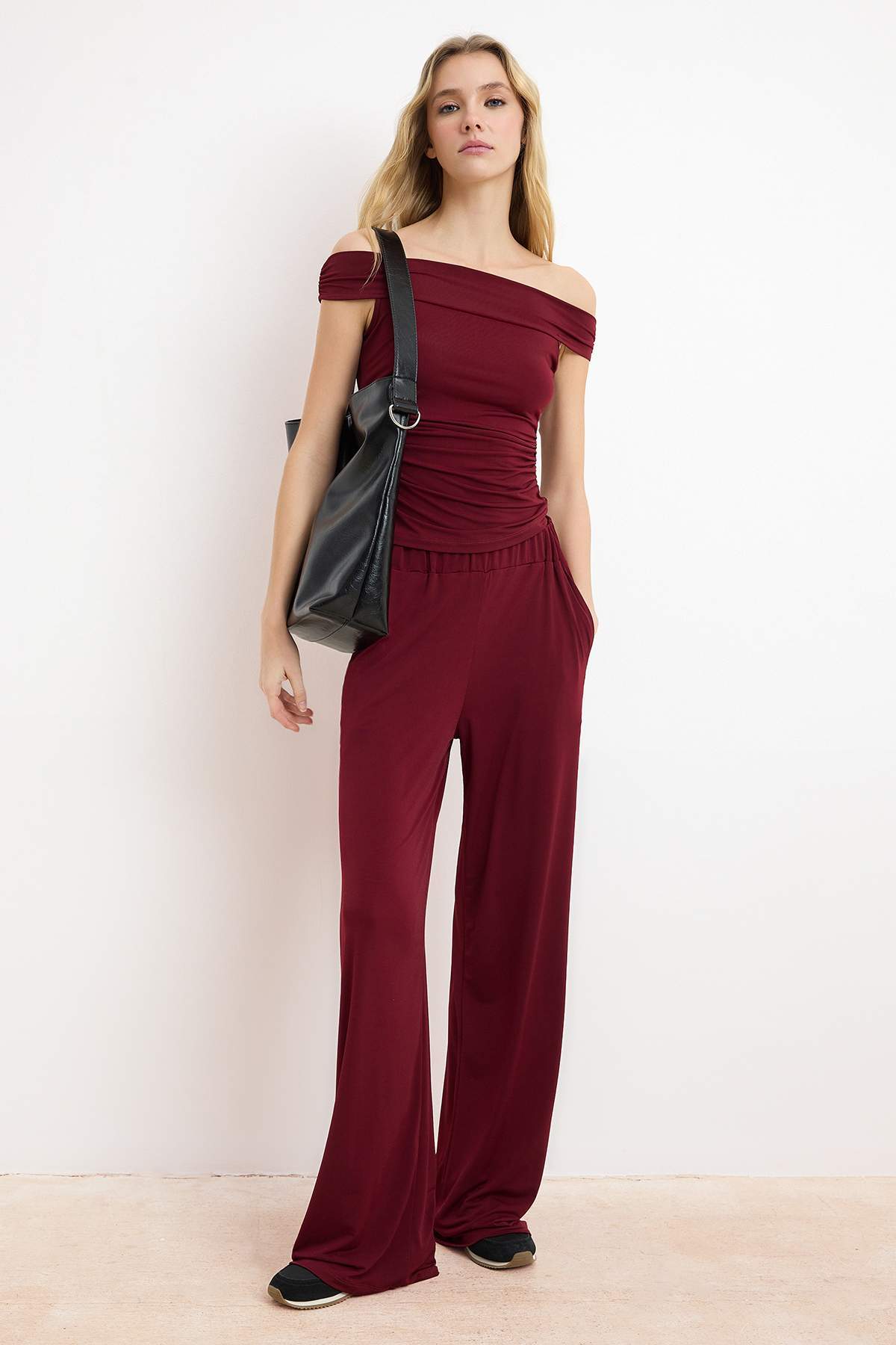 Trendyolmilla  Bordo Carmen Yaka Esnek Örme Bluz/Pantolon Alt-Üst Takım TWOSS24AU00035