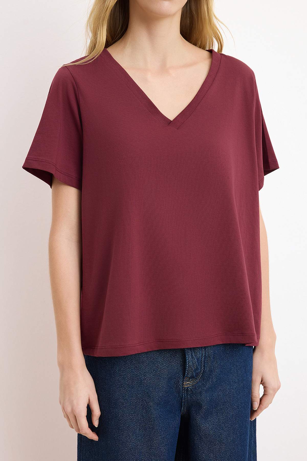 Trendyolmilla  Bordo-Lacivert %100 Pamuk 2'li Paket Regular Kalıp Basic V Yaka Örme T-Shirt TWOSS23TS00002 - Görsel 6