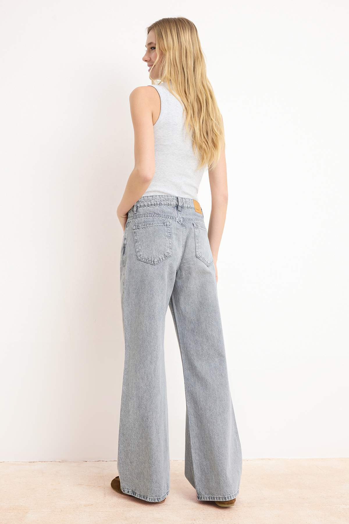 Trendyolmilla  Premium Gri Özel Kumaş Normal Bel 100% Pamuk Wide Leg Geniş Paça Jeans TWOSS26JE00156 - Görsel 9