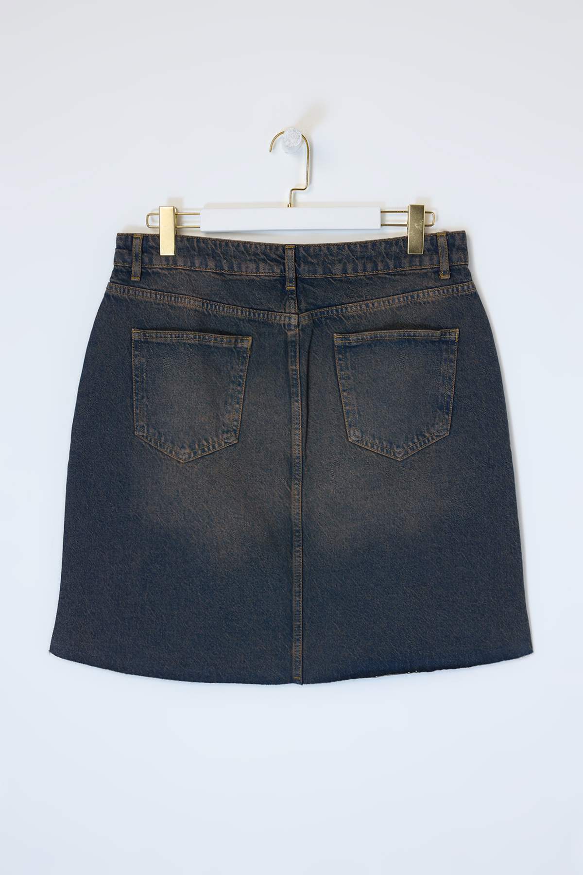 Trendyolmilla  Mavi Soluk Efekt Vintage Yüksek Bel Mini %100 Pamuk Non-Stretch Denim Etek TBBSS26AZ00019 - Görsel 7