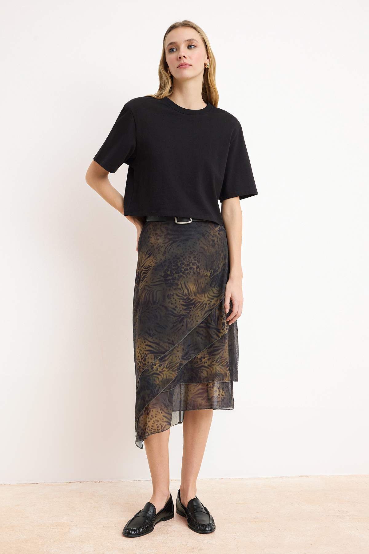 Trendyolmilla  Haki Fırfırlı Soyut Desenli Örme Etek TWOAW26ET00084