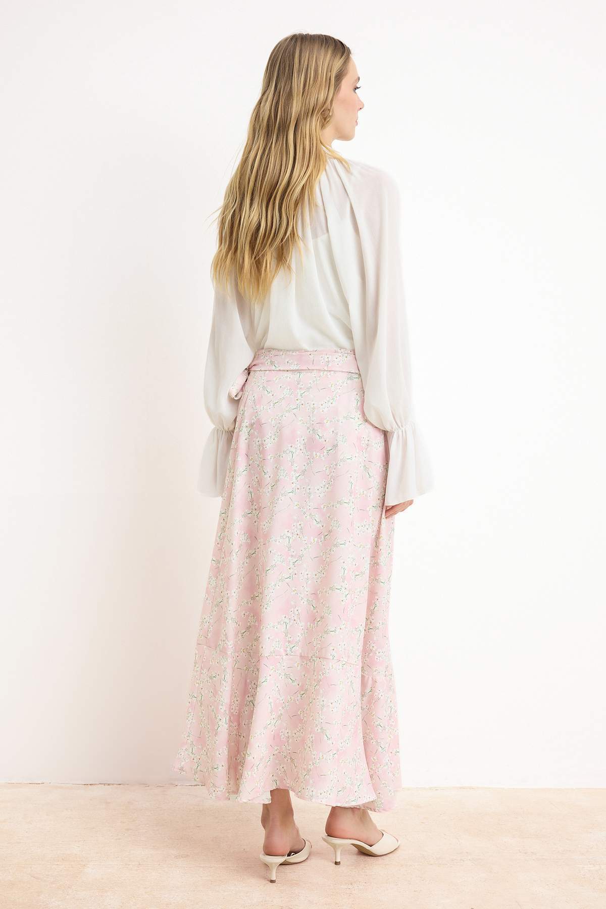 Trendyolmilla  Pudra Çiçekli Kruvaze Dokuma Etek TCTSS25EE00006 - Görsel 4