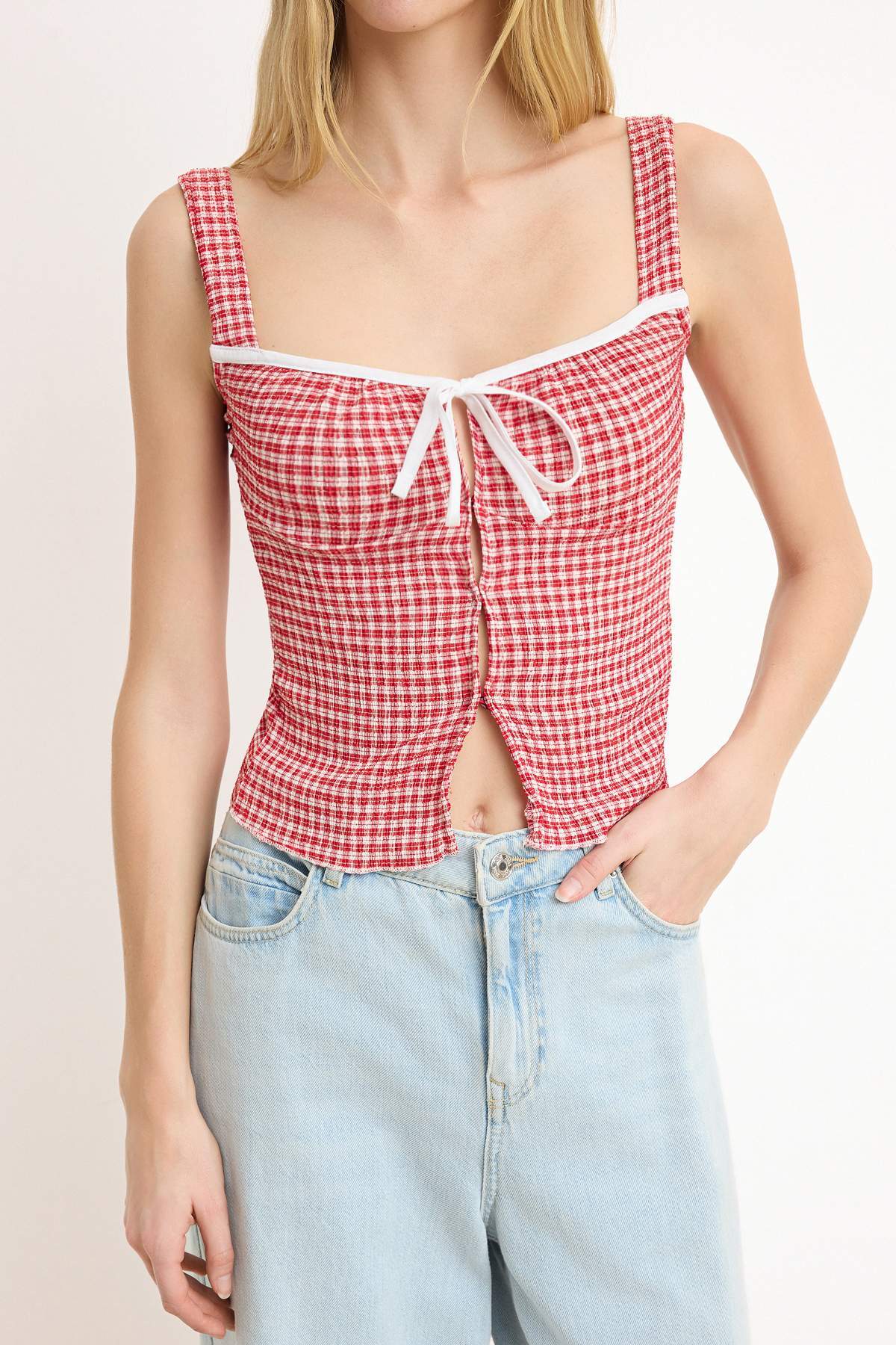 Trendyolmilla  Kırmızı Pöti Kare Desenli Bağlama Detaylı Esnek Örme Bluz TWOSS25BZ00234 - Görsel 3