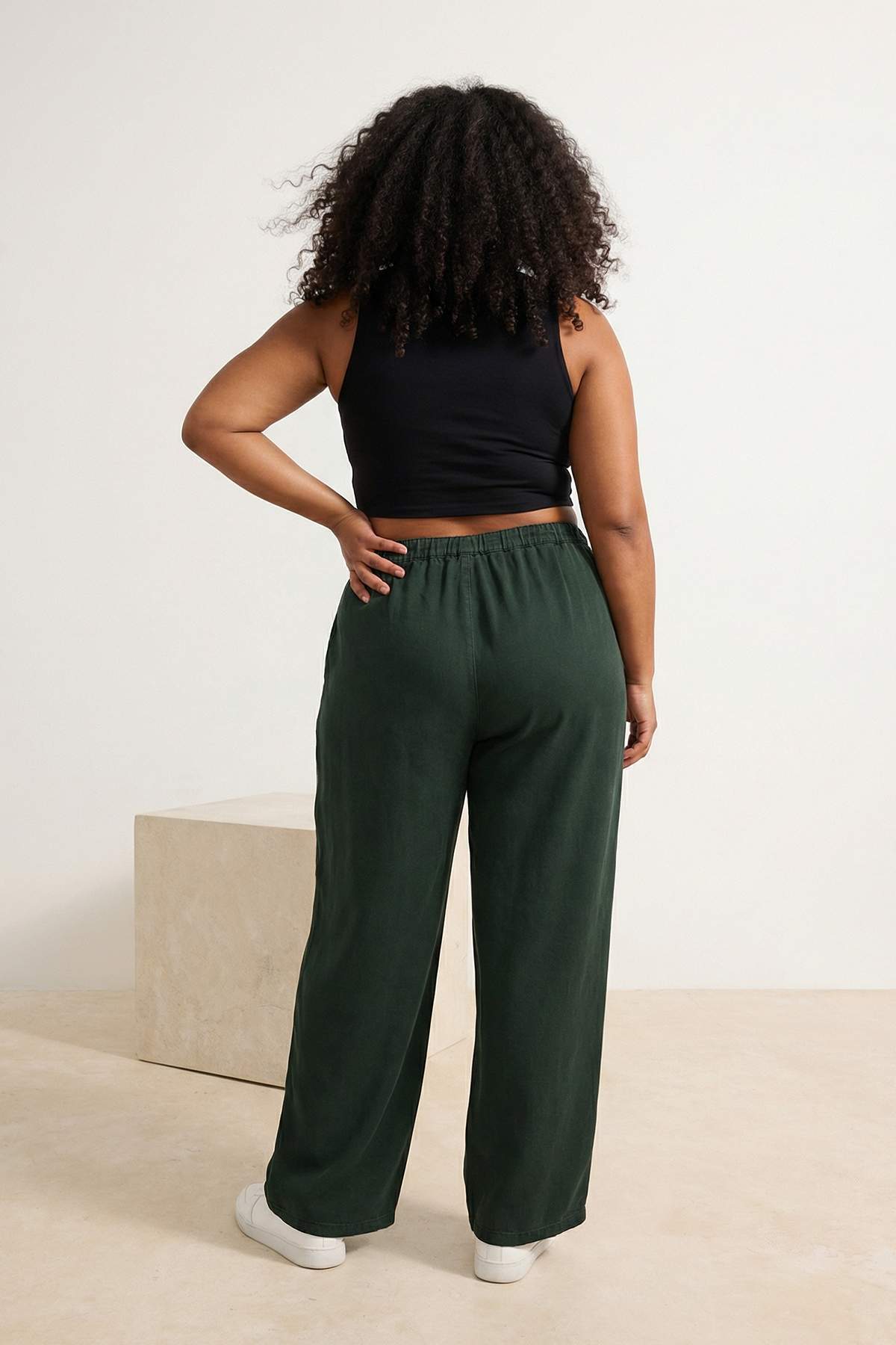 Trendyolmilla  Haki Yüksek Lastikli Bel Tencel İnce Yazlık Geniş Paça/Wide Leg Büyük Beden Jeans TBBSS25AR00038 - Görsel 2