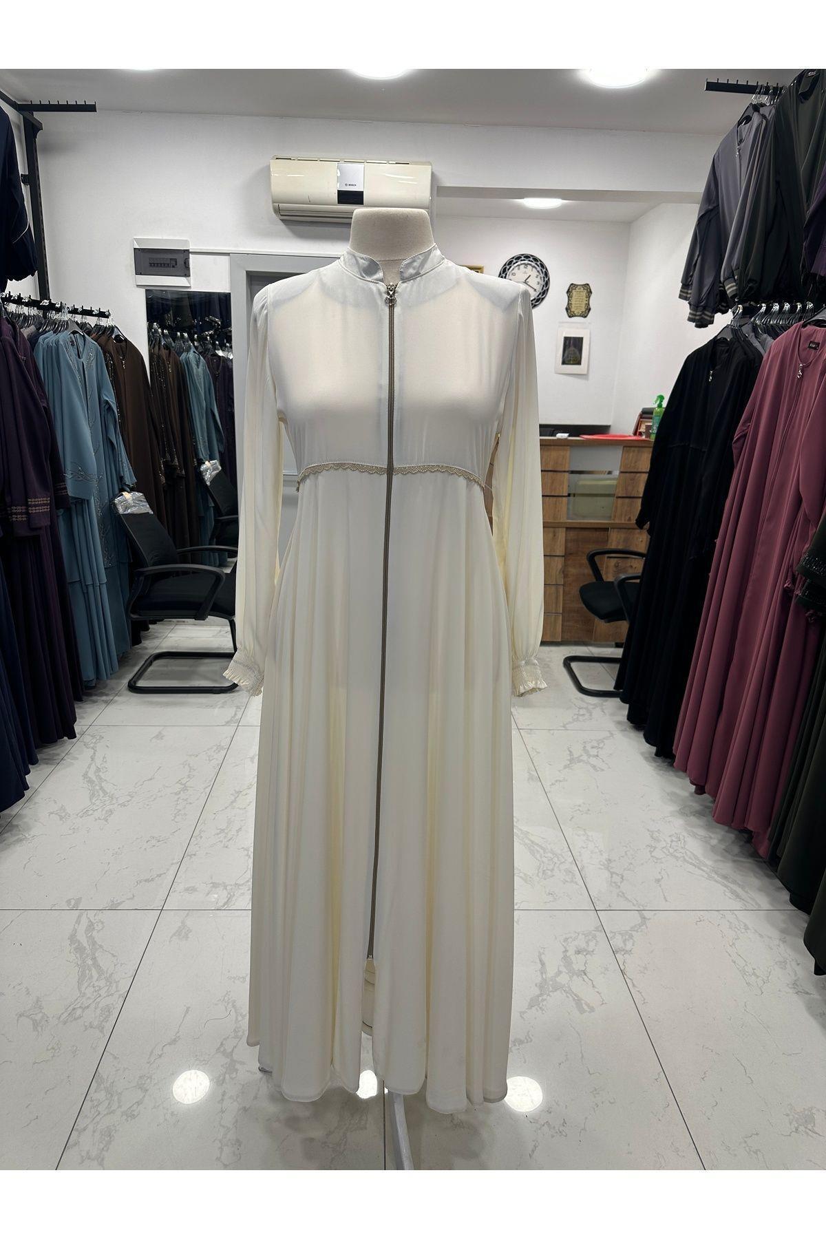 Daily Hajj and Umrah Mevlana Middle Embroidered Abaya