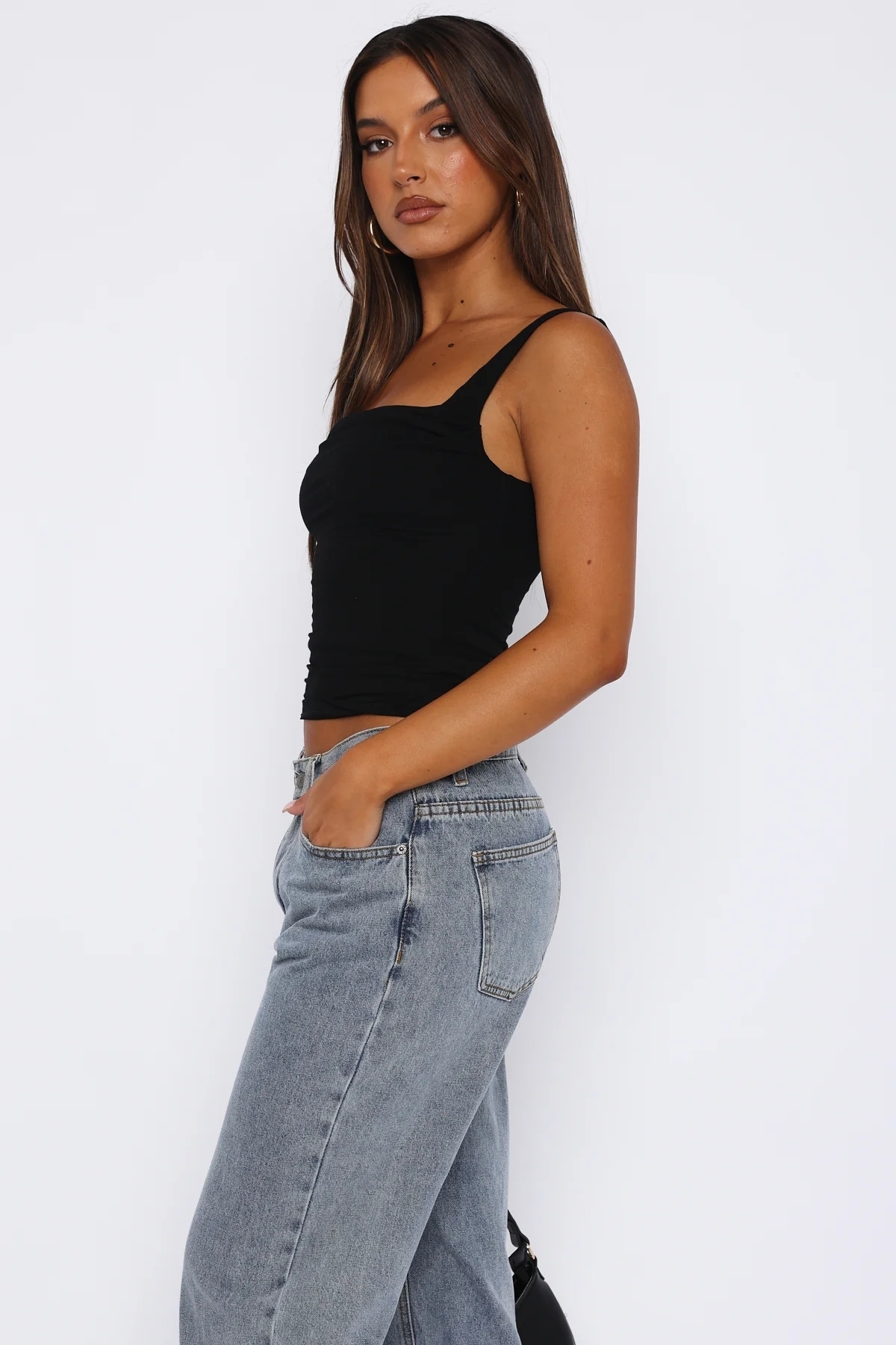 World Fashion Trends  WFT3036B Önü Büzgülü Askılı Crop Bluz - Görsel 4