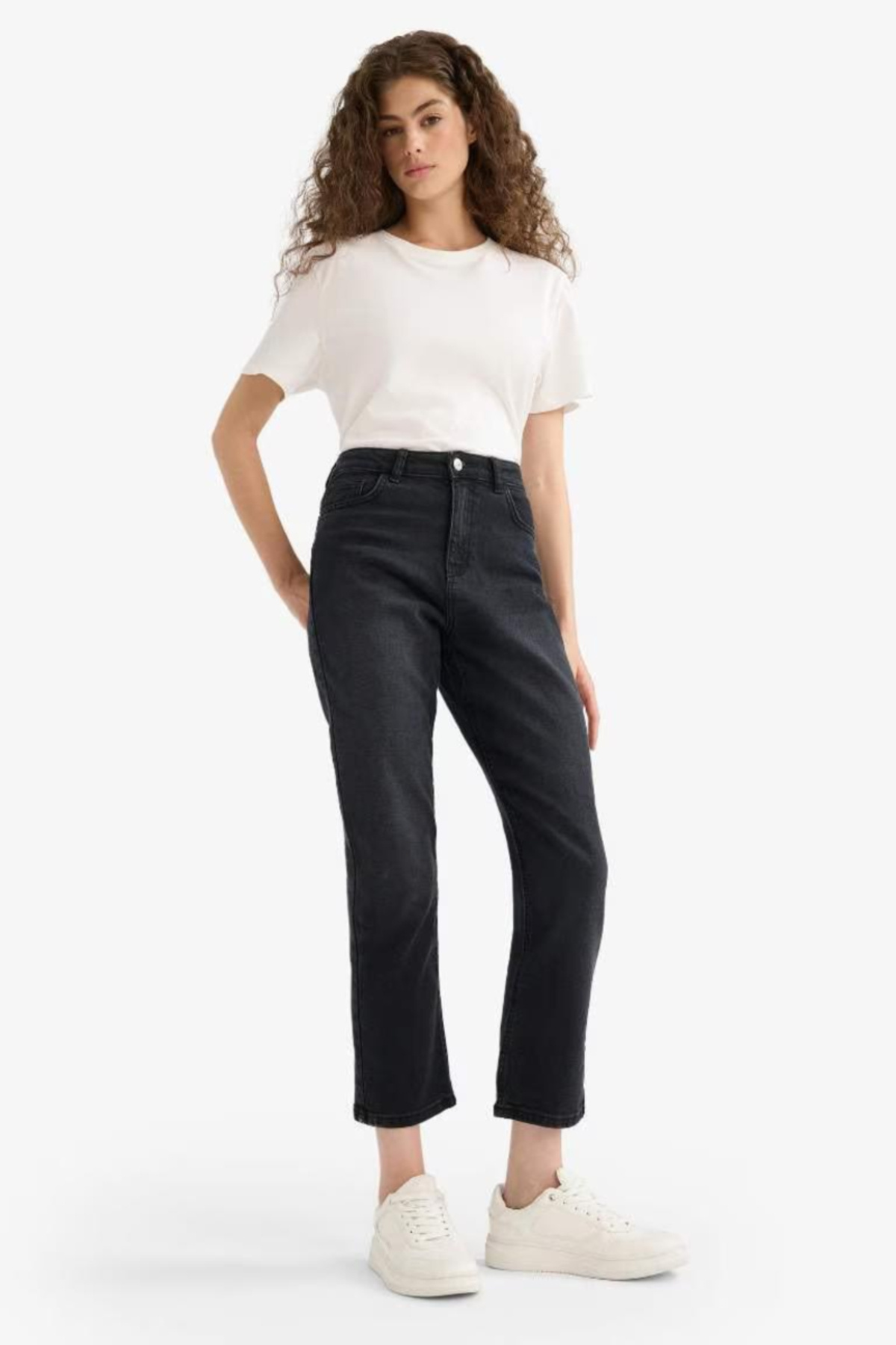DeFacto Pamuklu Straight Fit Mary Vıntage Yüksek Bel Bilek Boy Siyah Jean Pantolon E9819AX25AU
