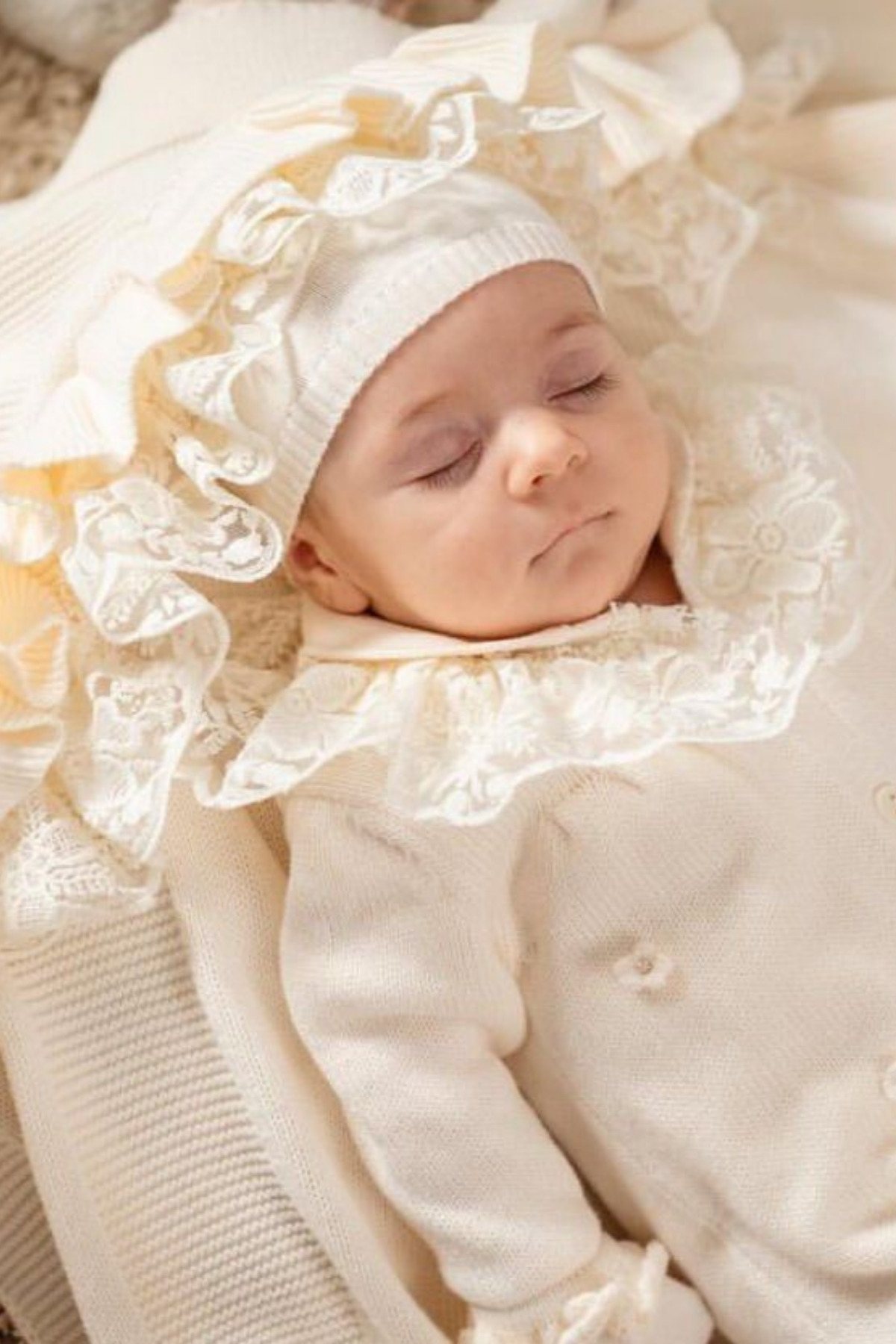 Naka Concept Krem Dantelli 5’li Yenidoğan Kız Bebek Hastane Çıkışı Seti Triko Tulum+Battaniye+Şapka+Eldiven+Patik fotoğrafı 3 (önizleme)